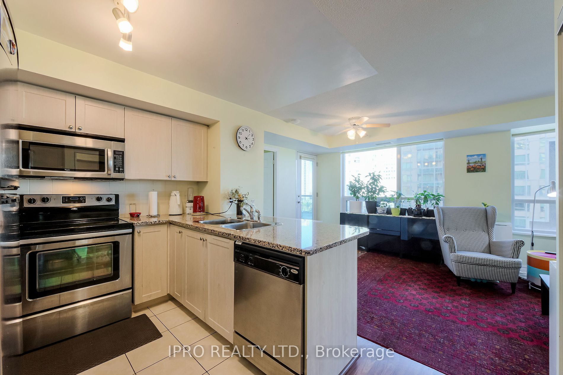 208 Enfield Pl, #901