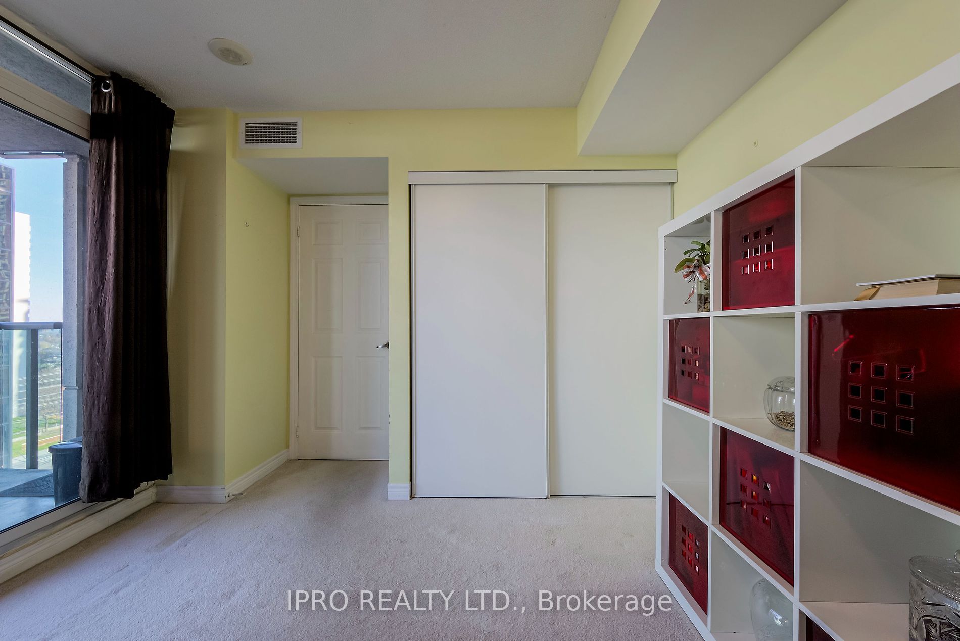 208 Enfield Pl, #901