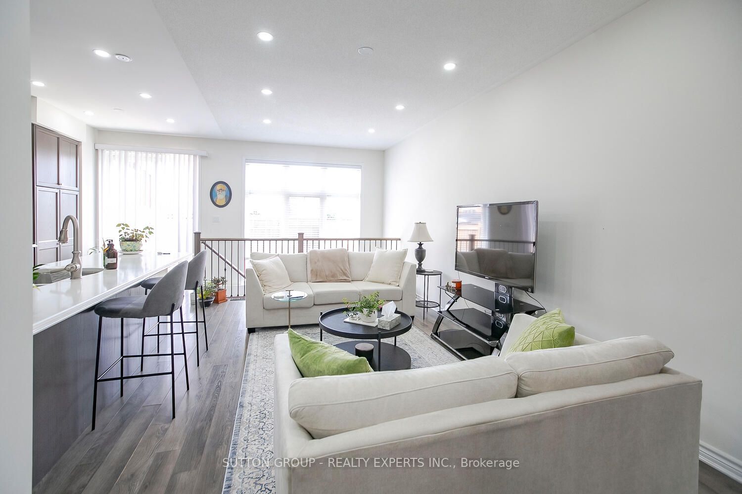 83 Maple Cider St