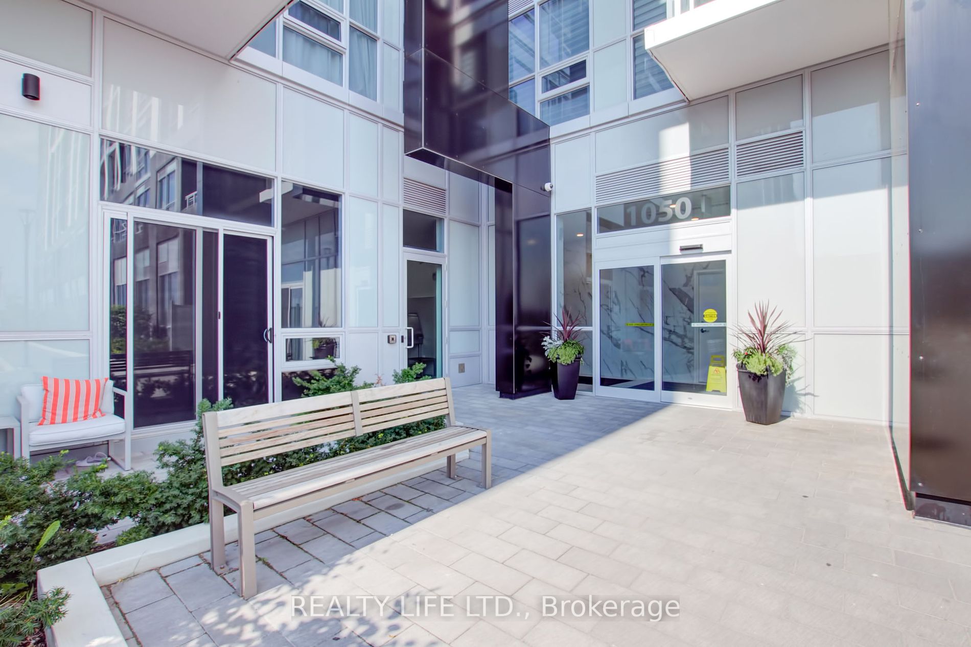 1050 Main Street E #1014