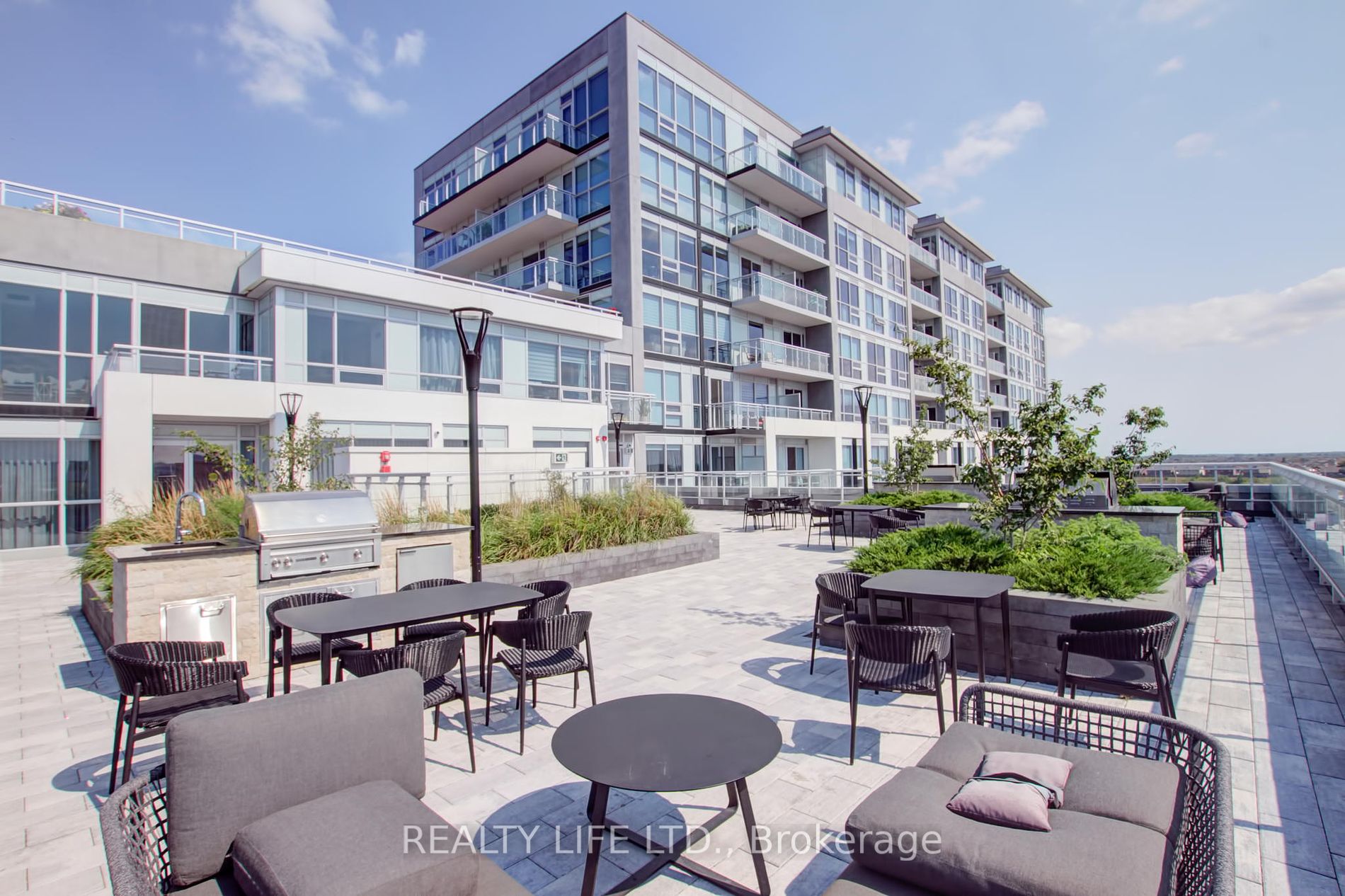 1050 Main Street E #1014