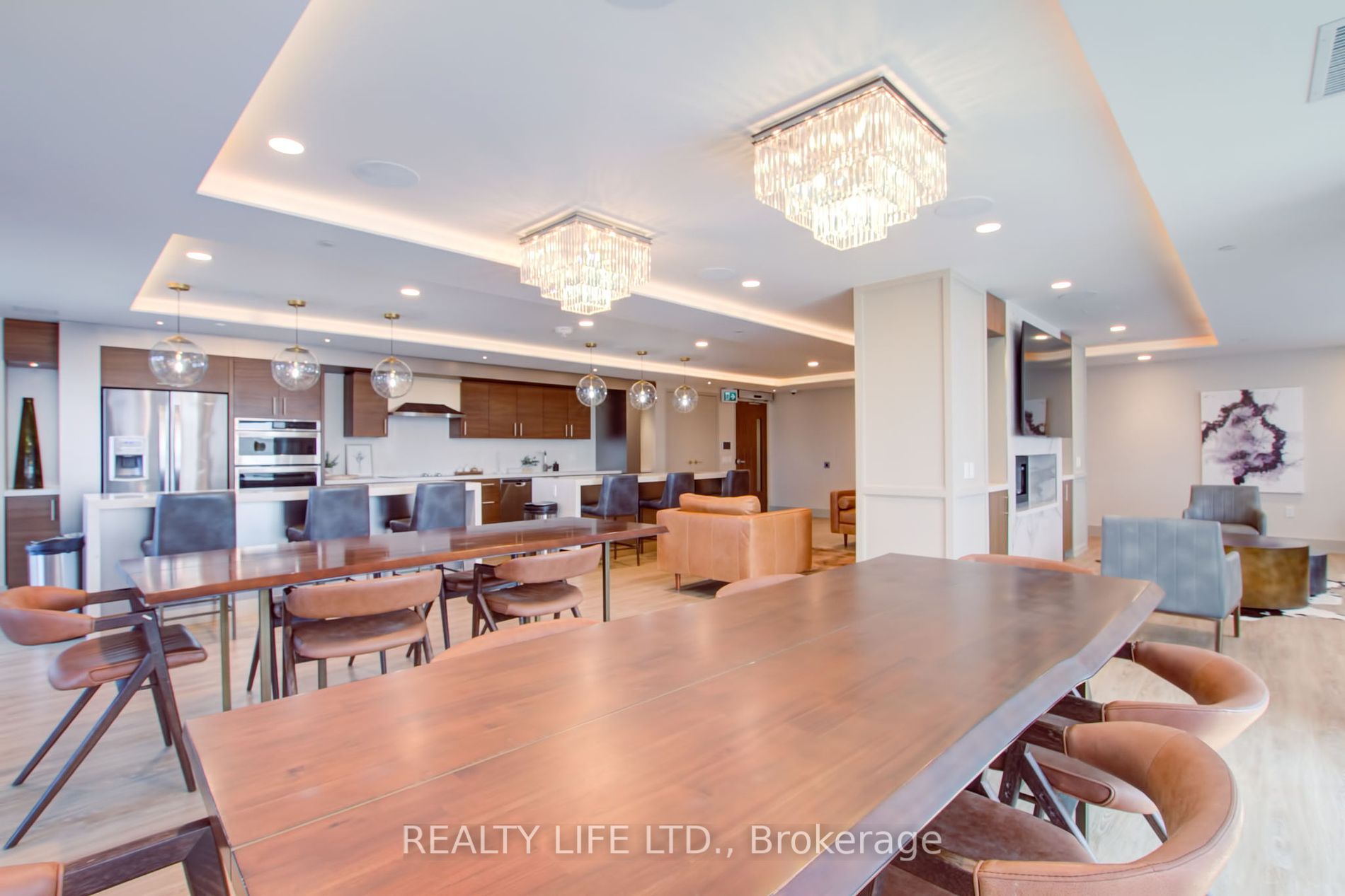 1050 Main Street E #1014