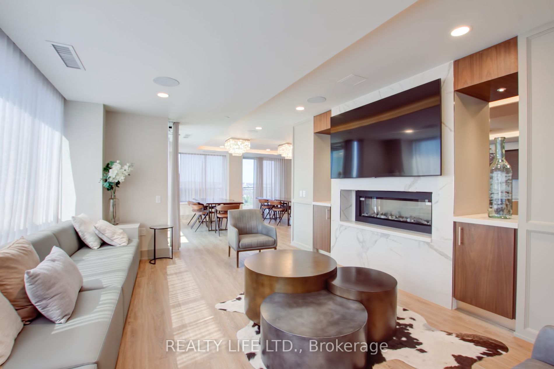 1050 Main Street E #1014
