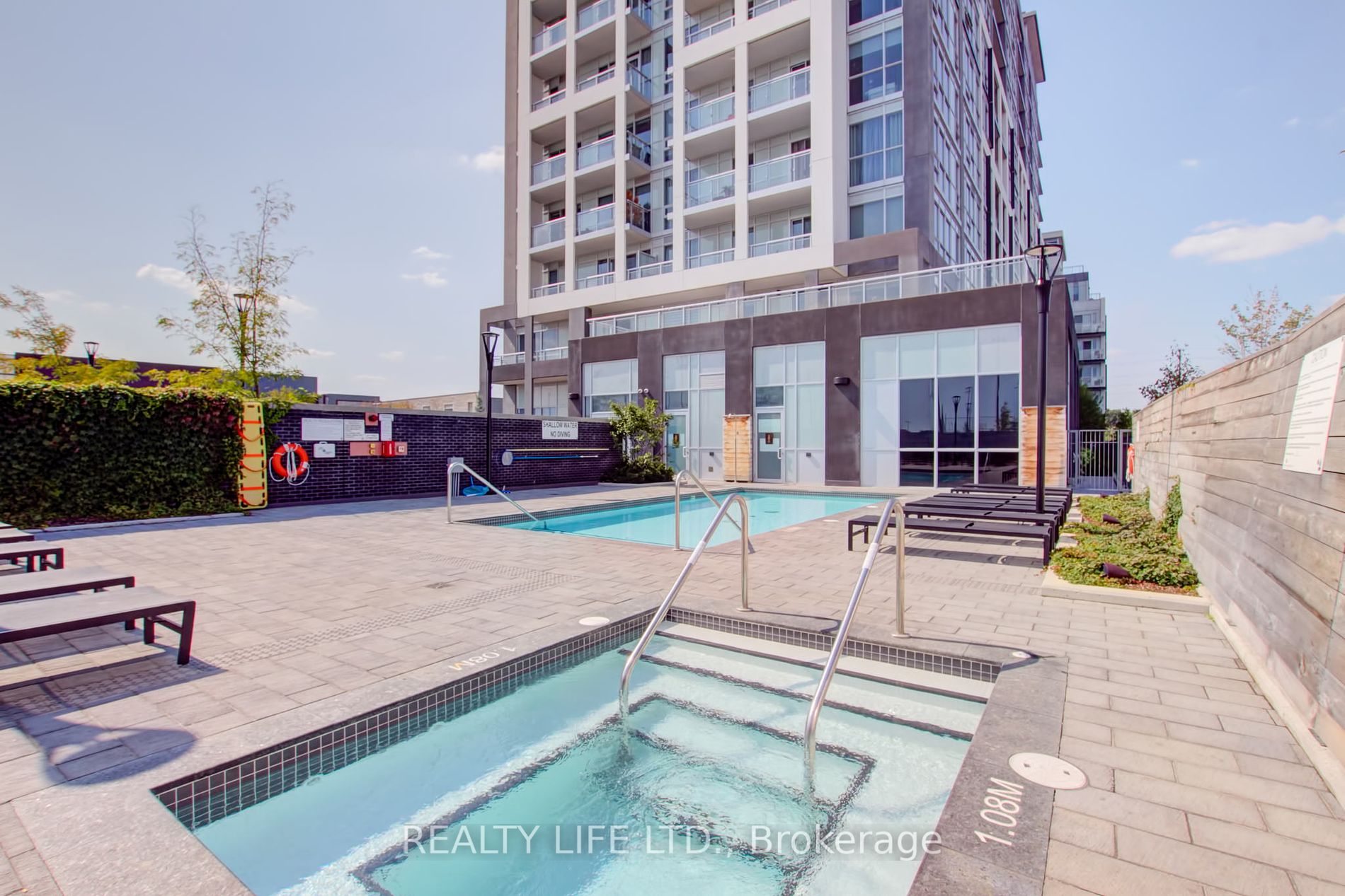 1050 Main Street E #1014