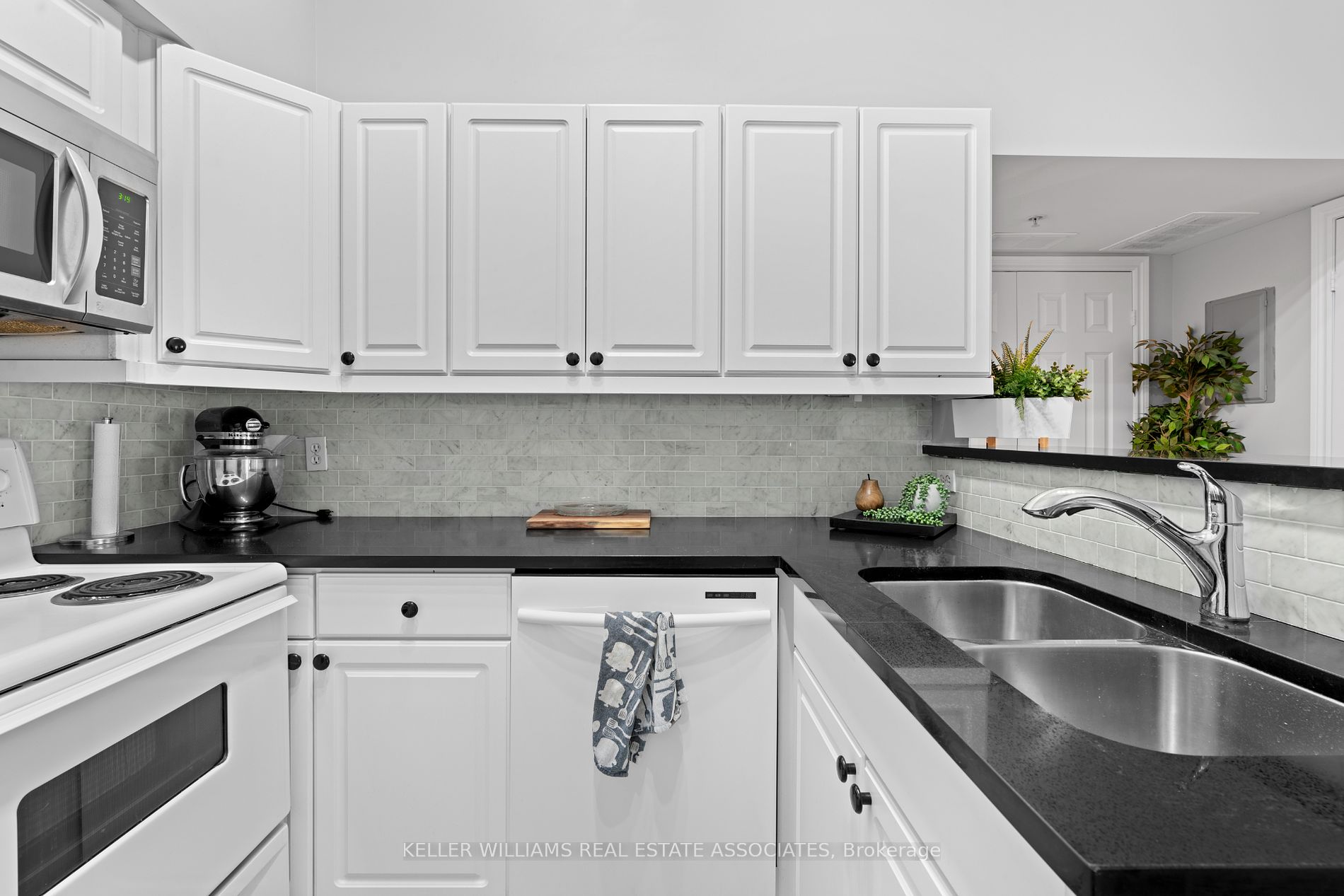 1490 Bishops Gate, #408