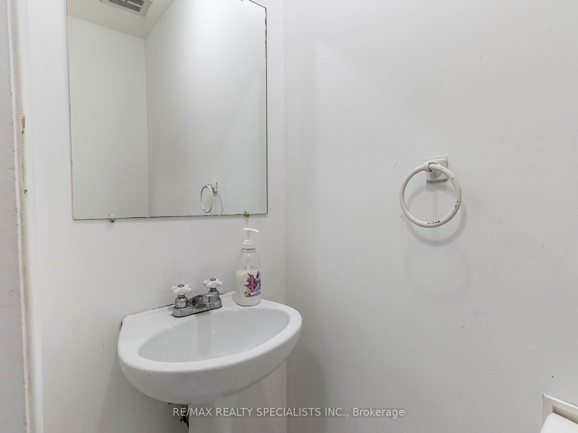 5475 Lakeshore Rd, #10