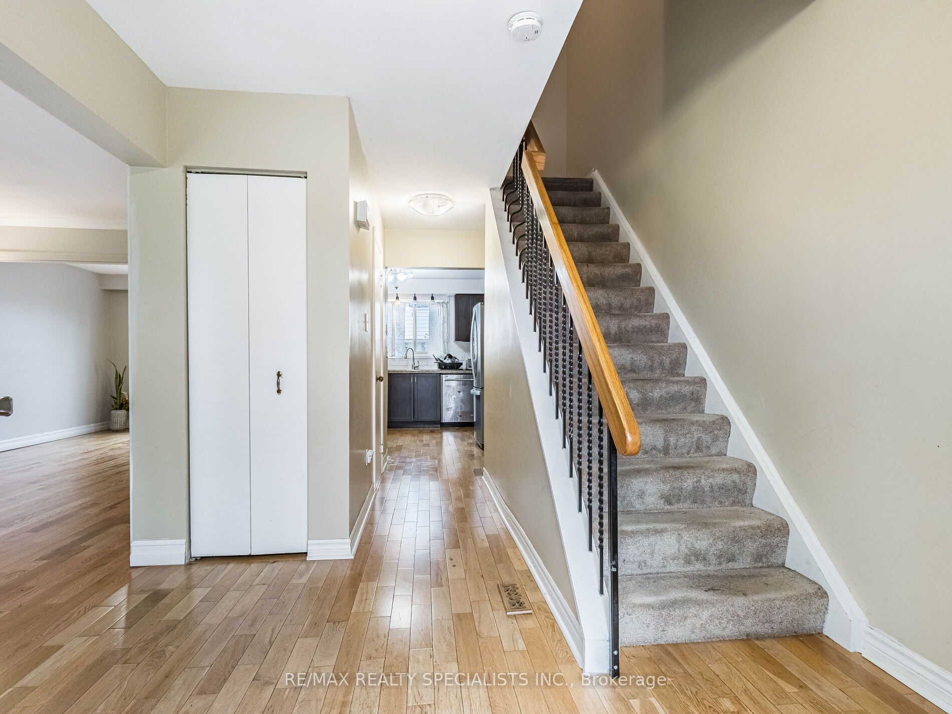 5475 Lakeshore Rd, #10
