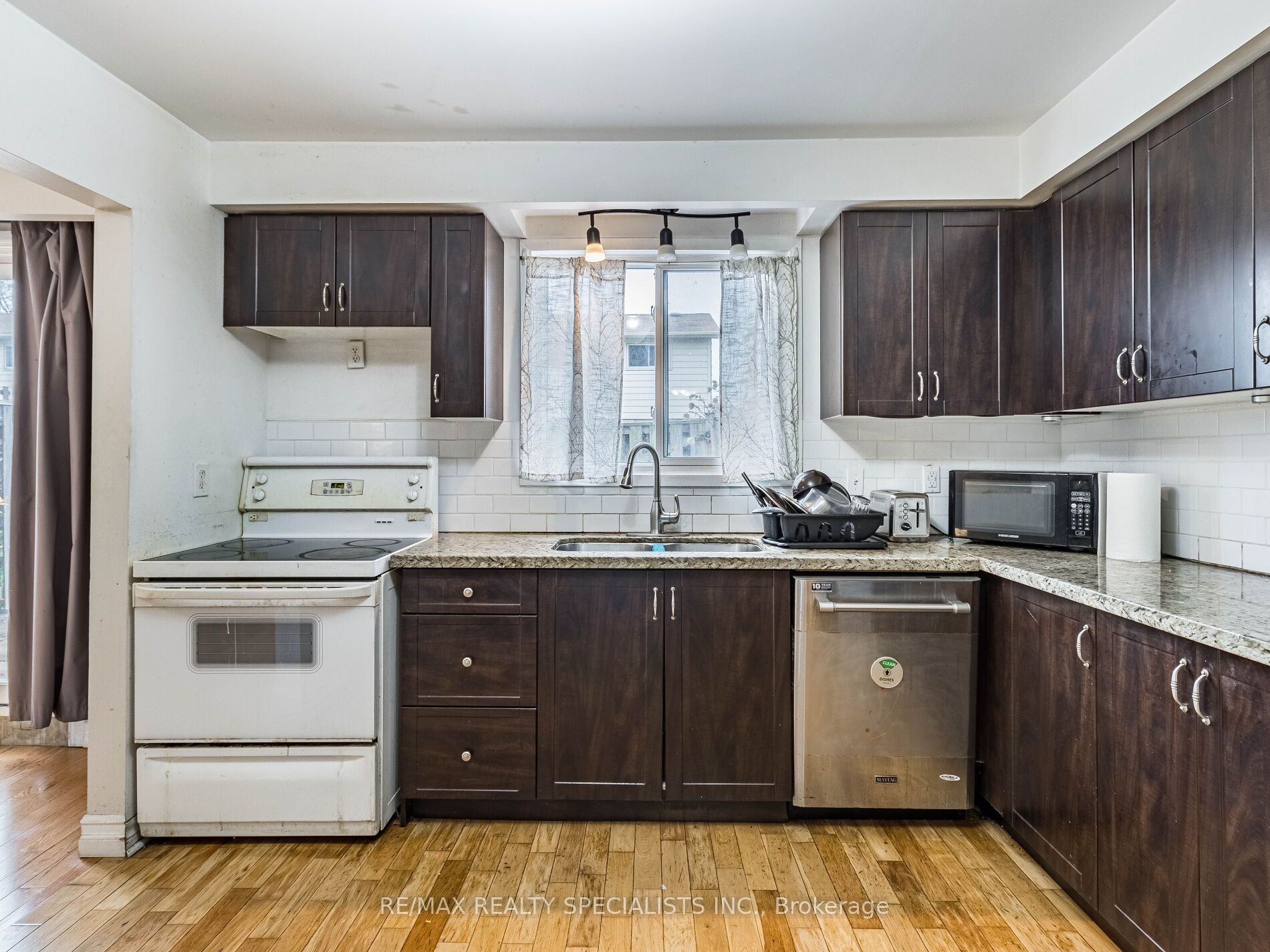 5475 Lakeshore Rd, #10