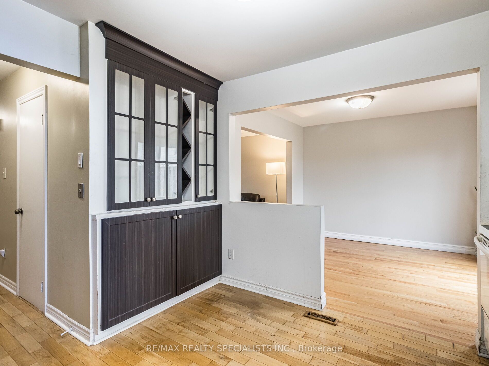 5475 Lakeshore Rd, #10