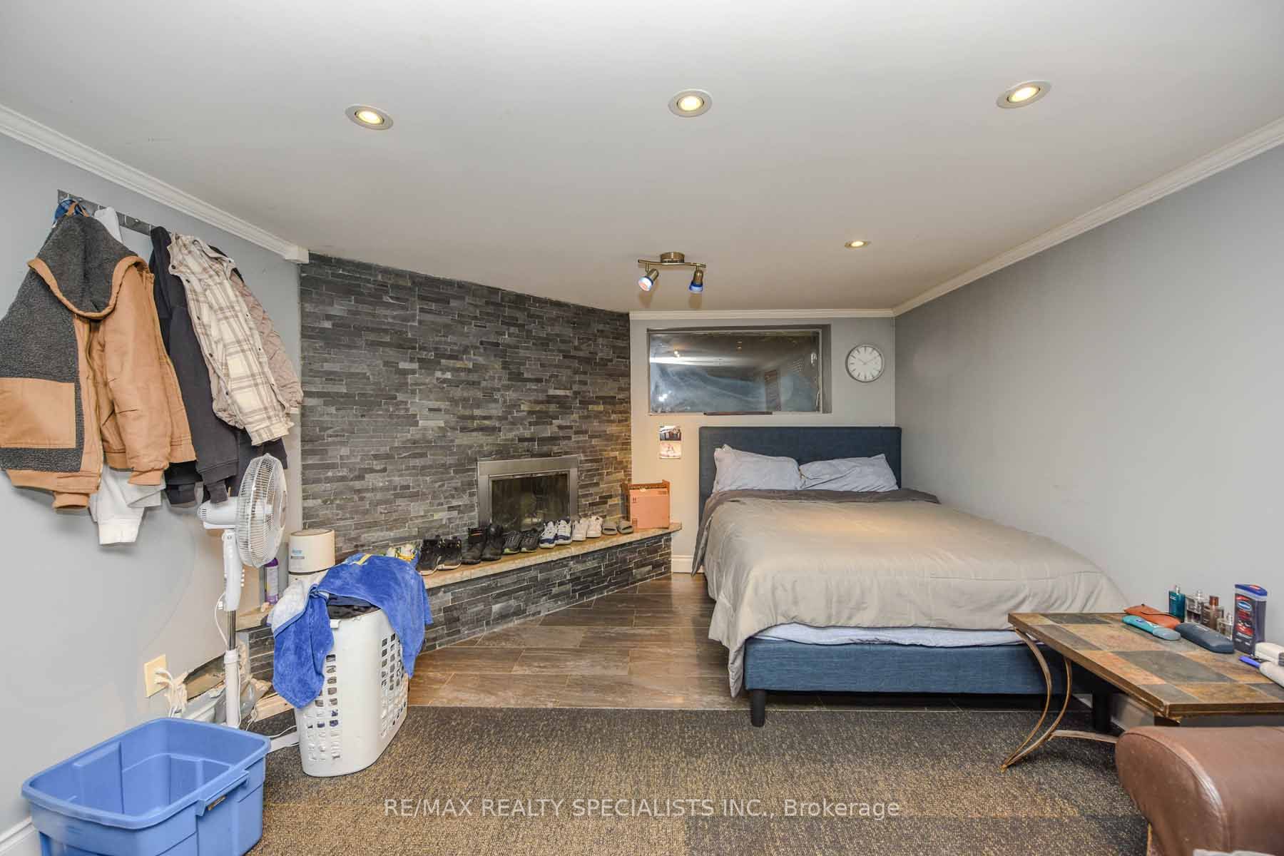 8136 Hornby Road