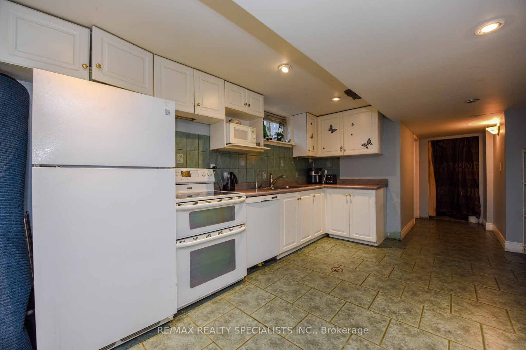 8136 Hornby Road