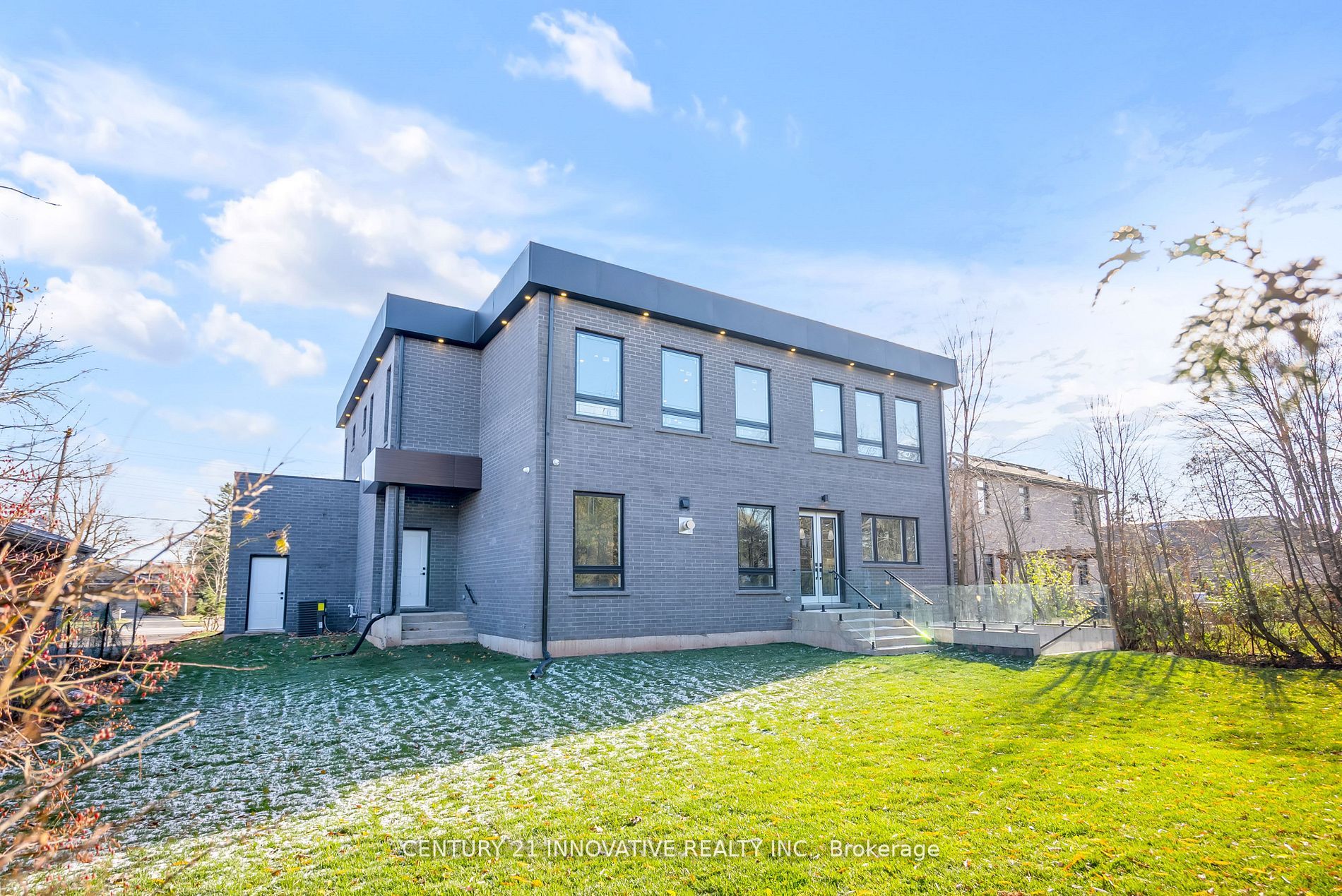 1325 Rebecca St