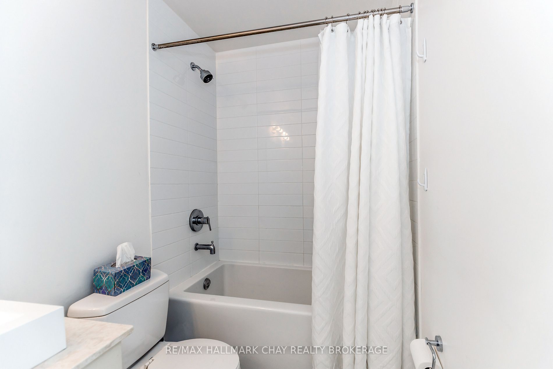 105 The Queensway Ave W, #605