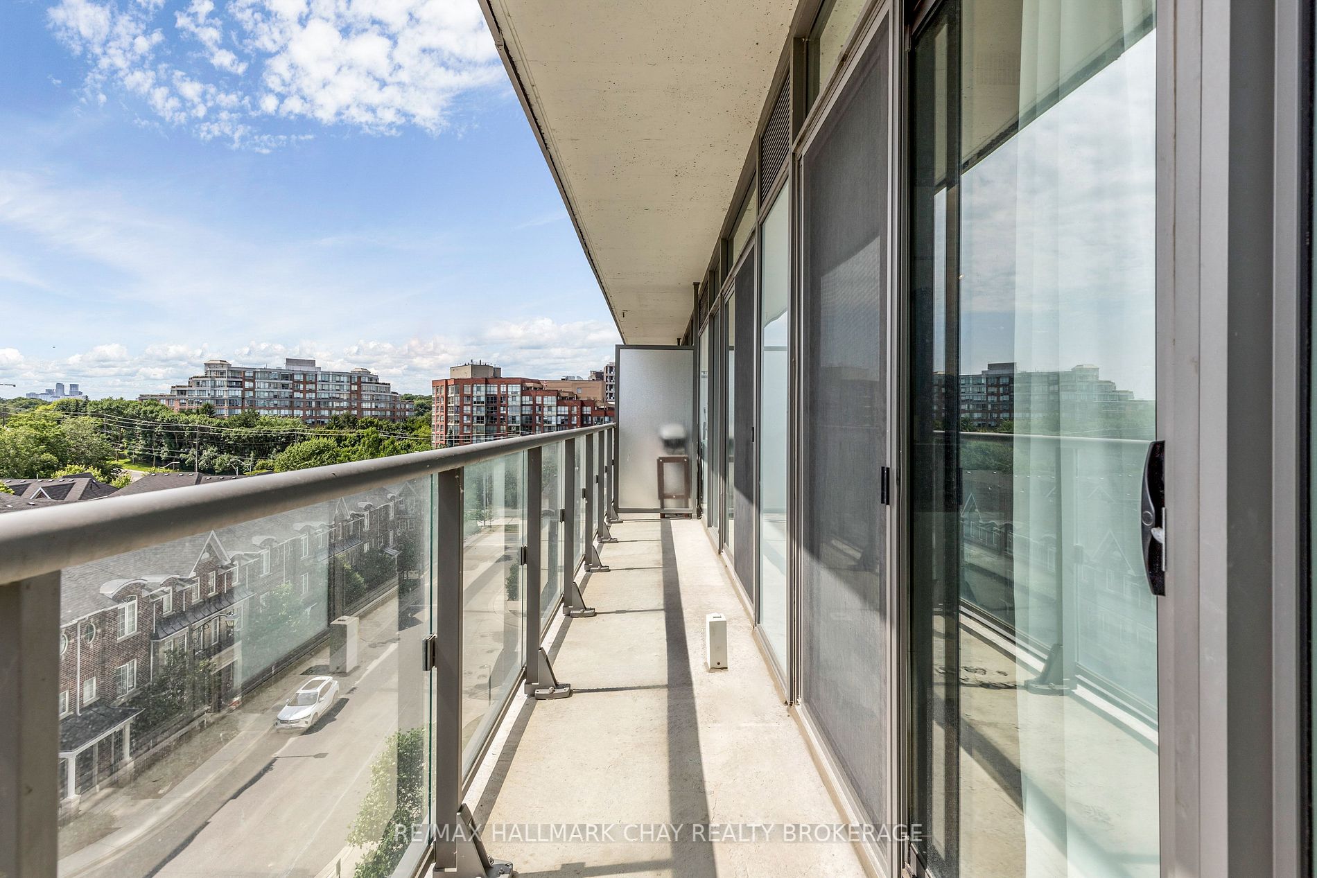 105 The Queensway Ave W, #605