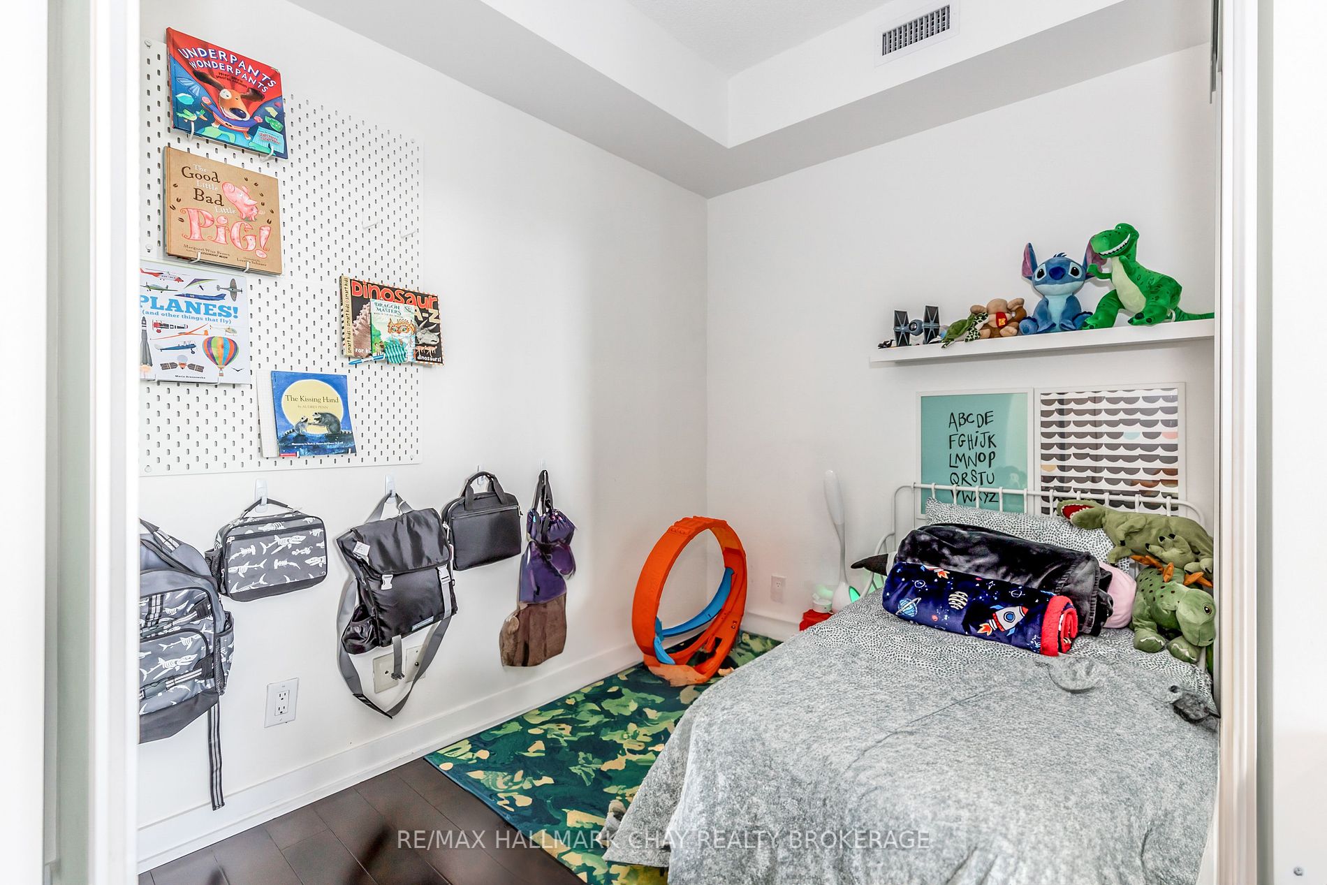 105 The Queensway Ave W, #605
