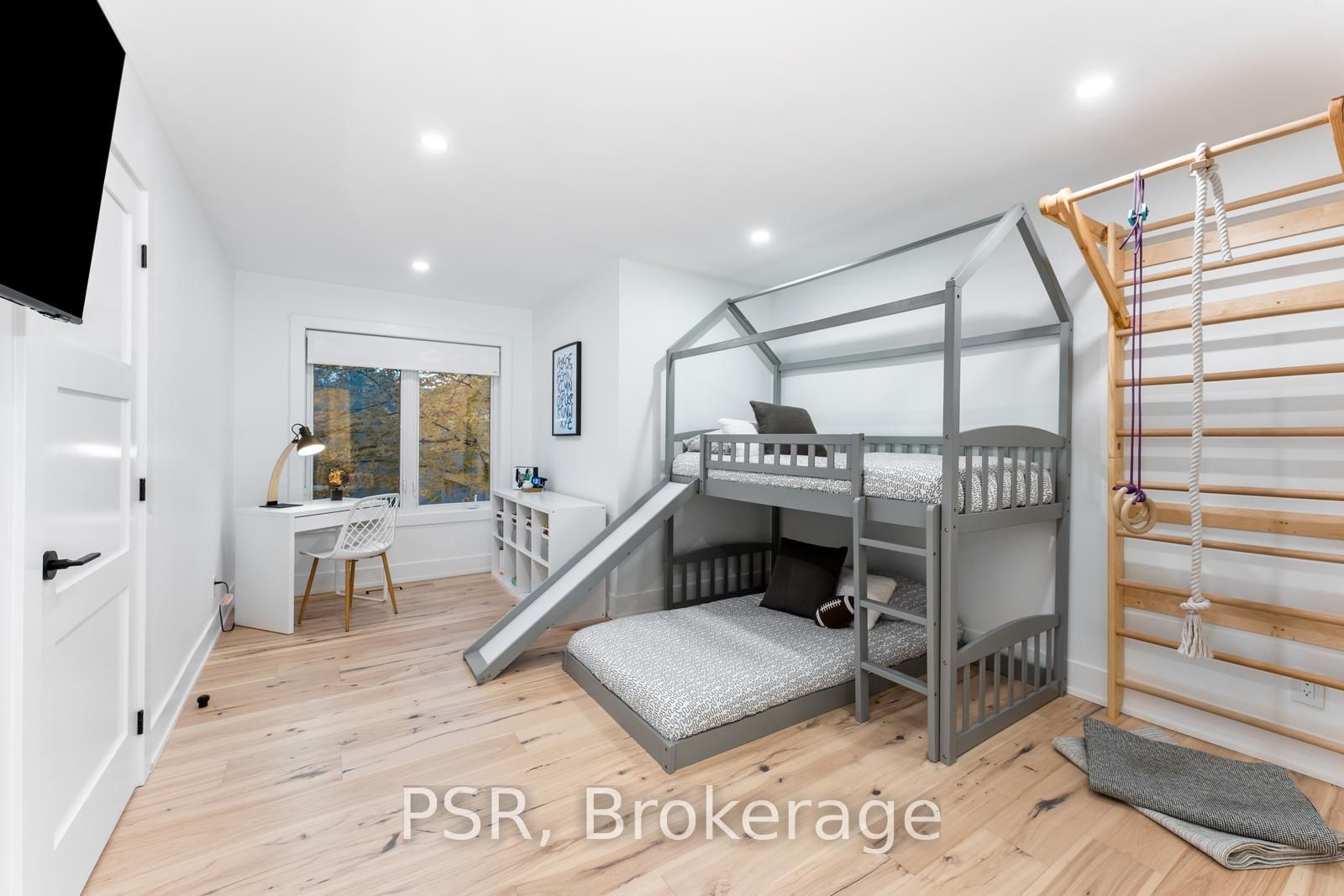 2160 Abbotswood Court
