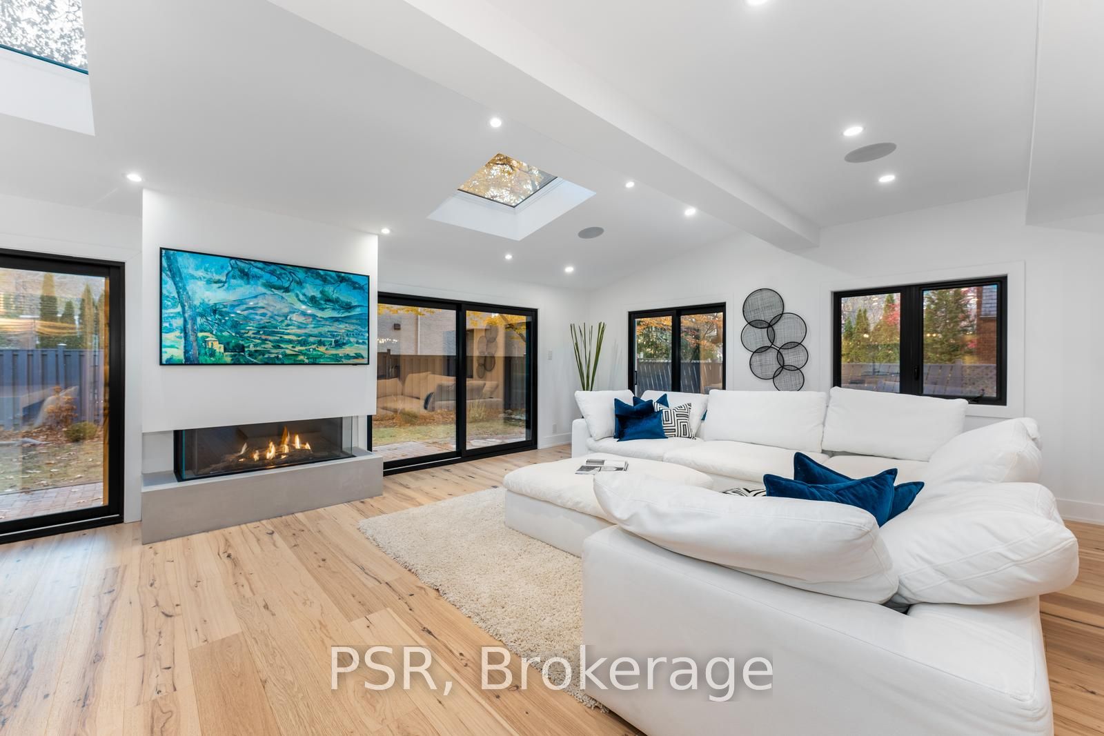 2160 Abbotswood Court