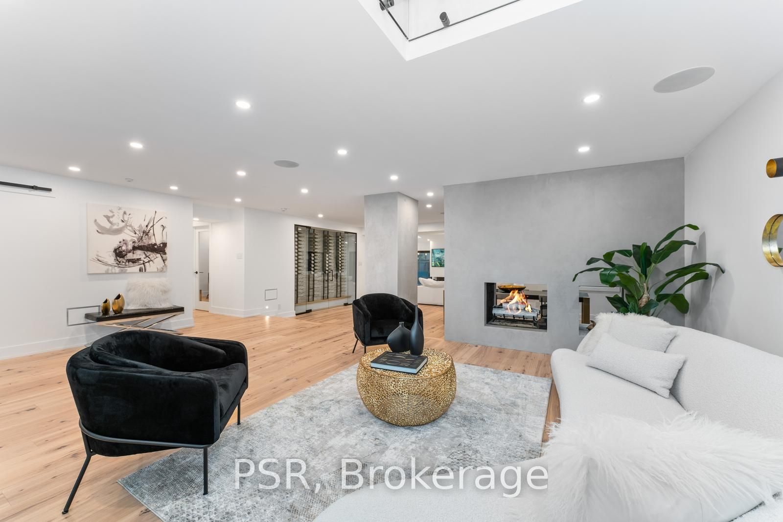 2160 Abbotswood Court