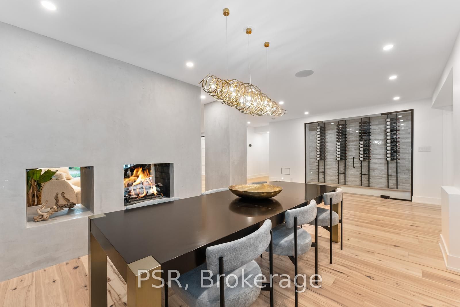 2160 Abbotswood Court