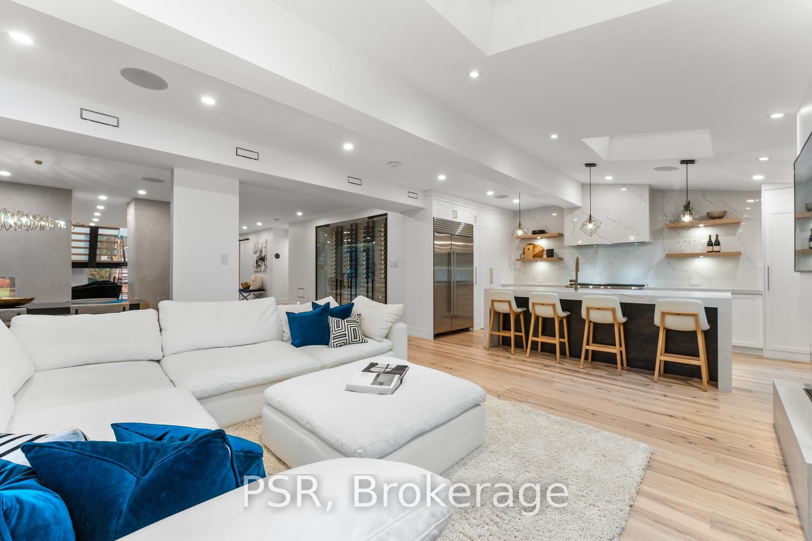 2160 Abbotswood Court