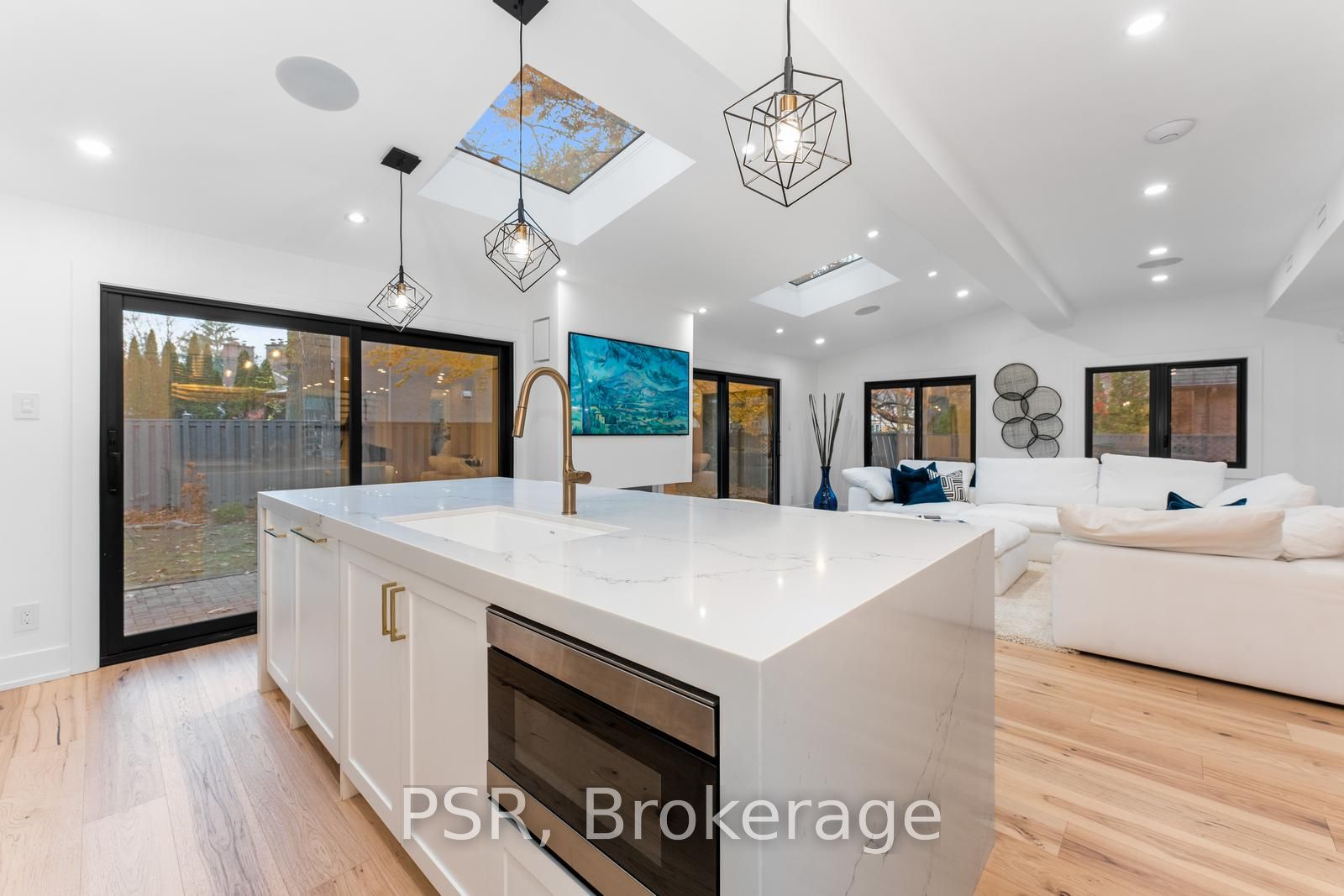 2160 Abbotswood Court
