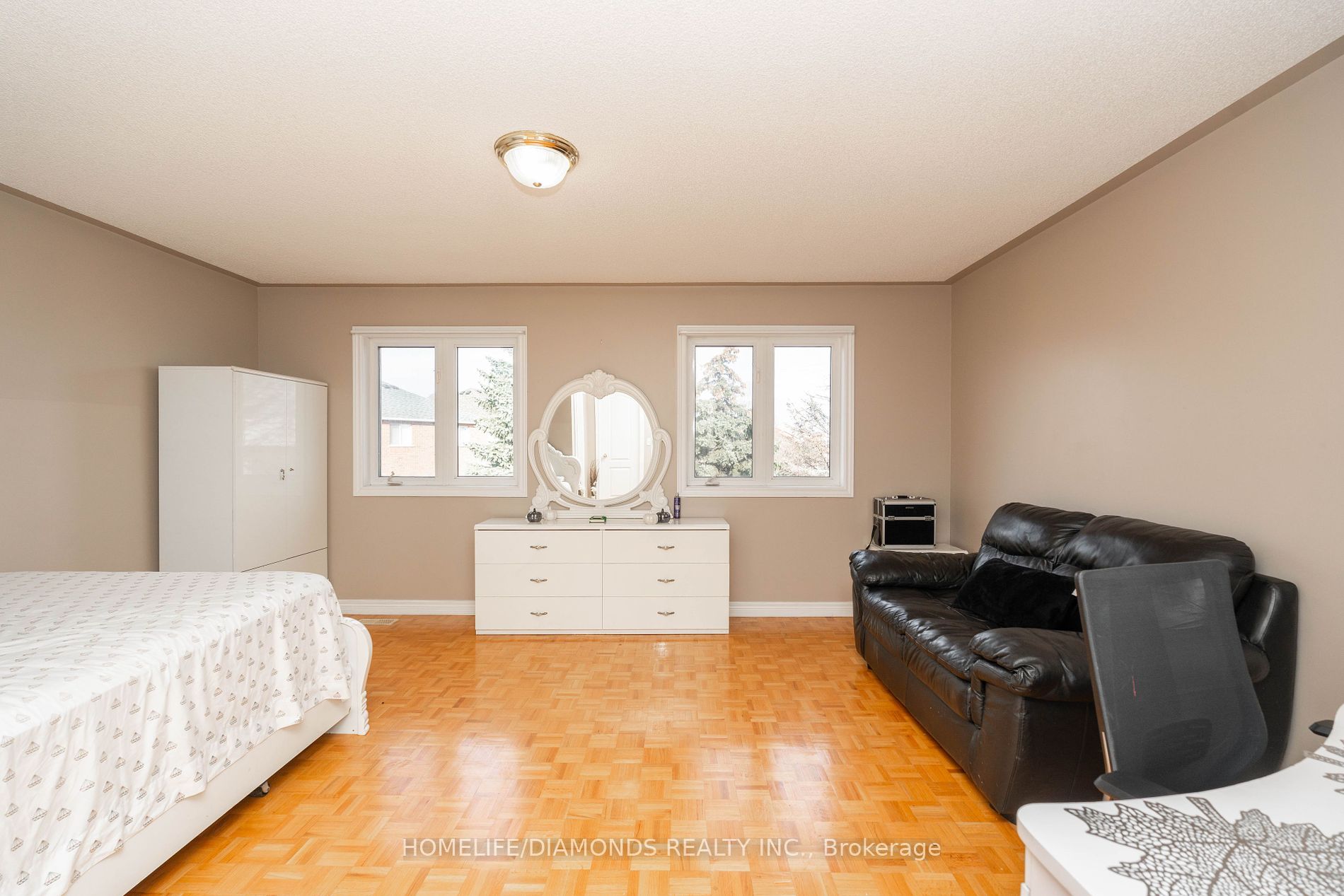 7173 VILLAGE Walk