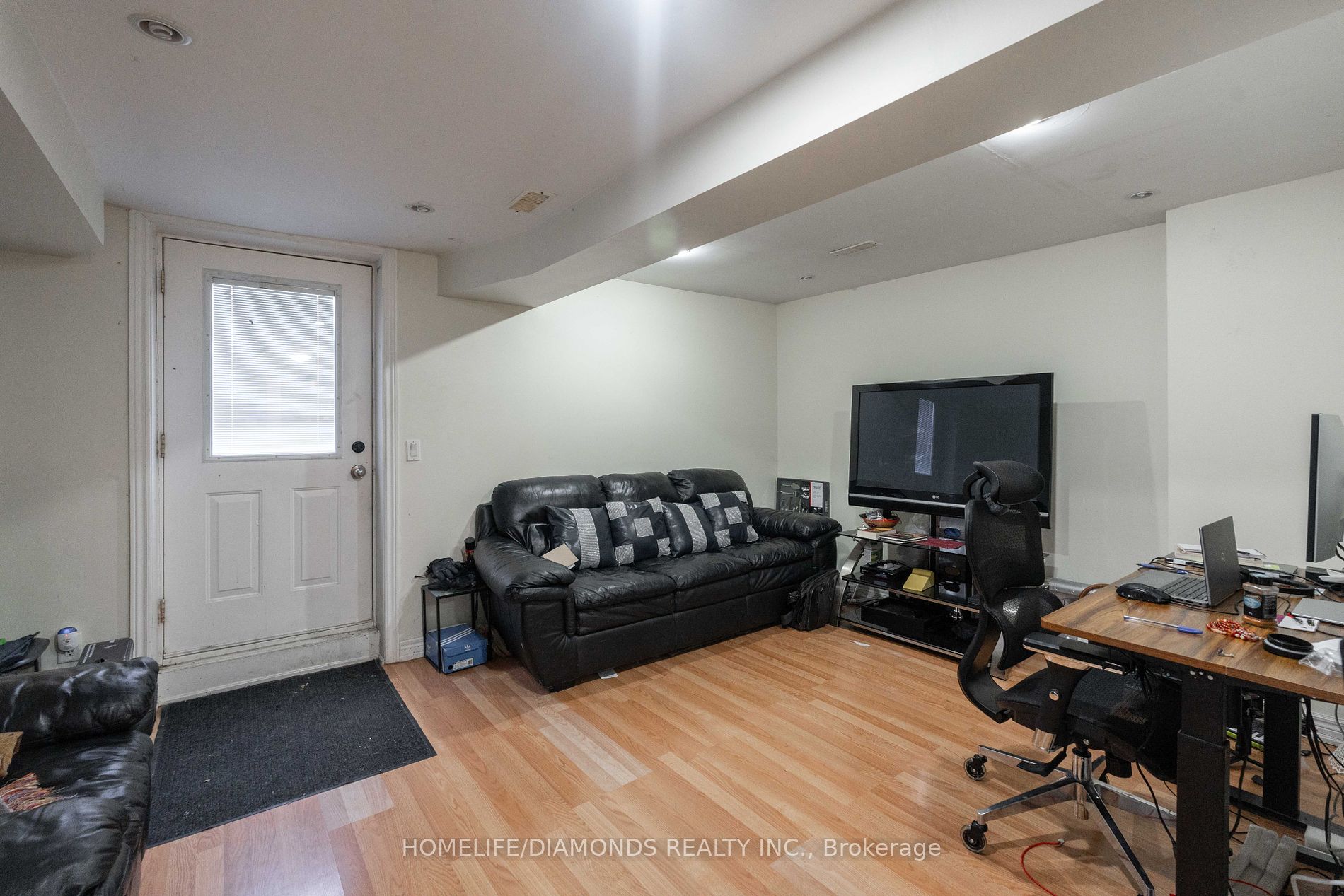 7173 VILLAGE Walk