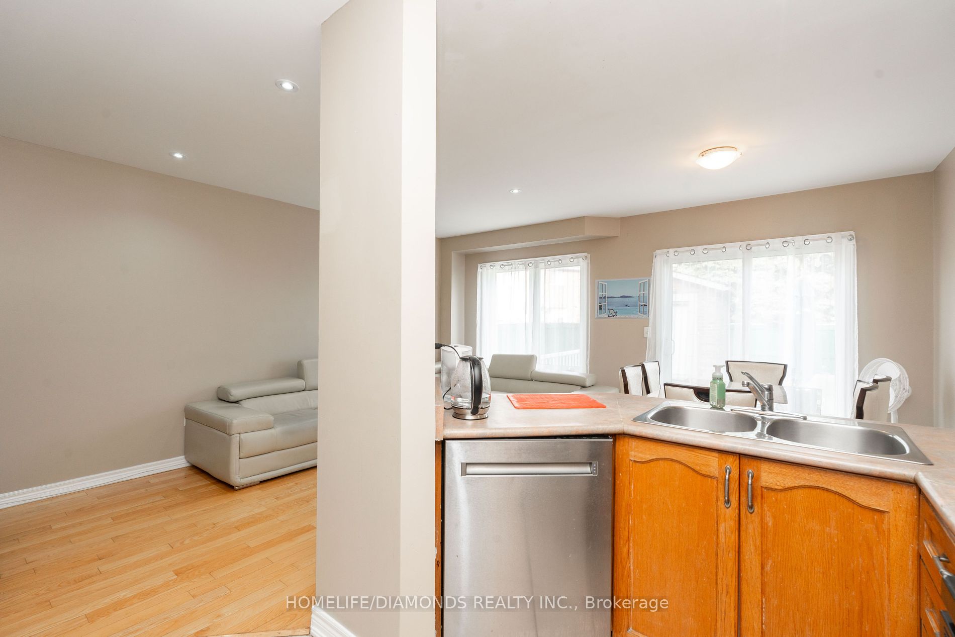 7173 VILLAGE Walk