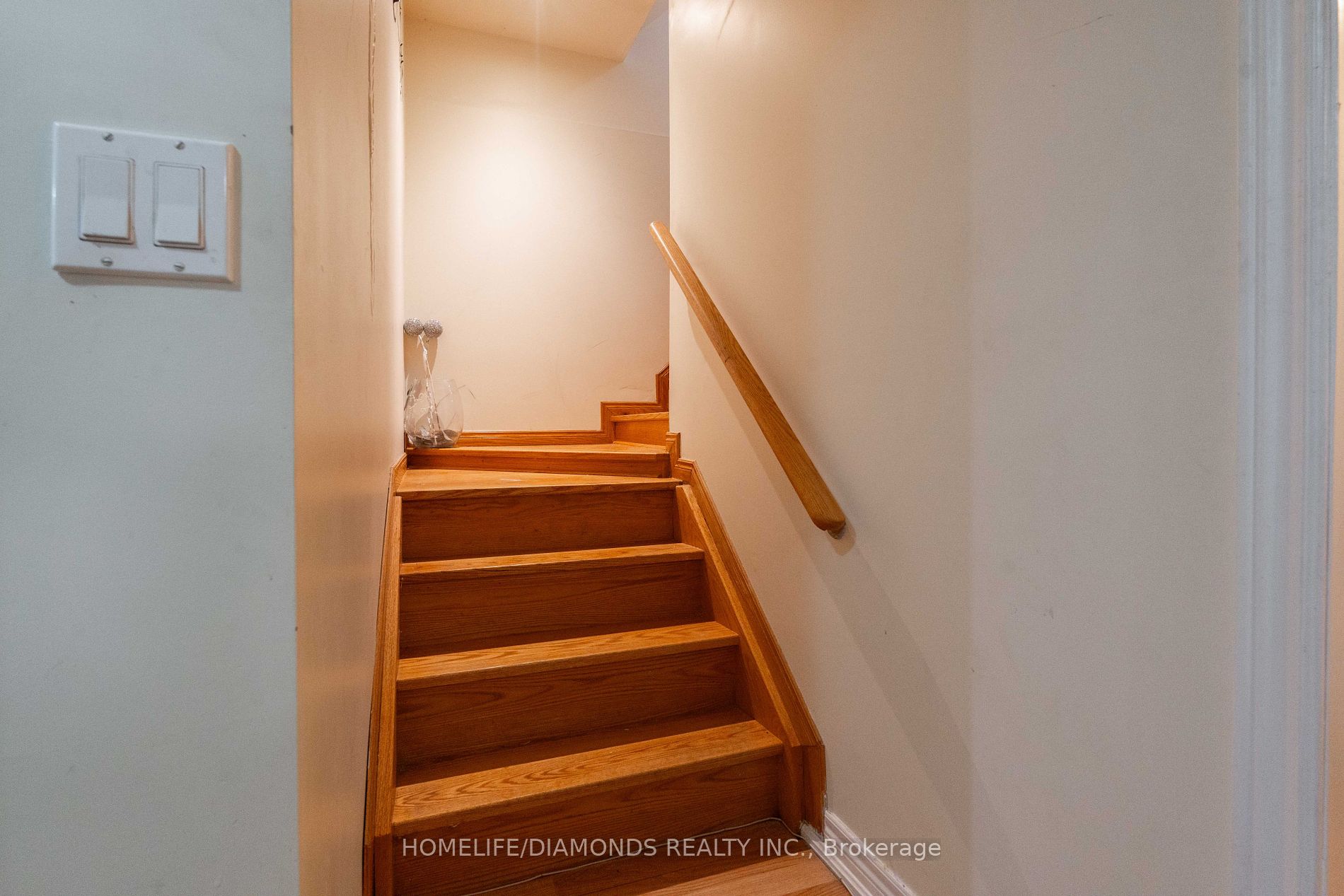 7173 VILLAGE Walk