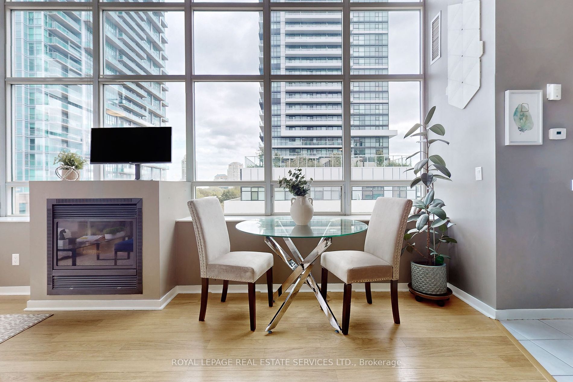 300 Manitoba Street, #309