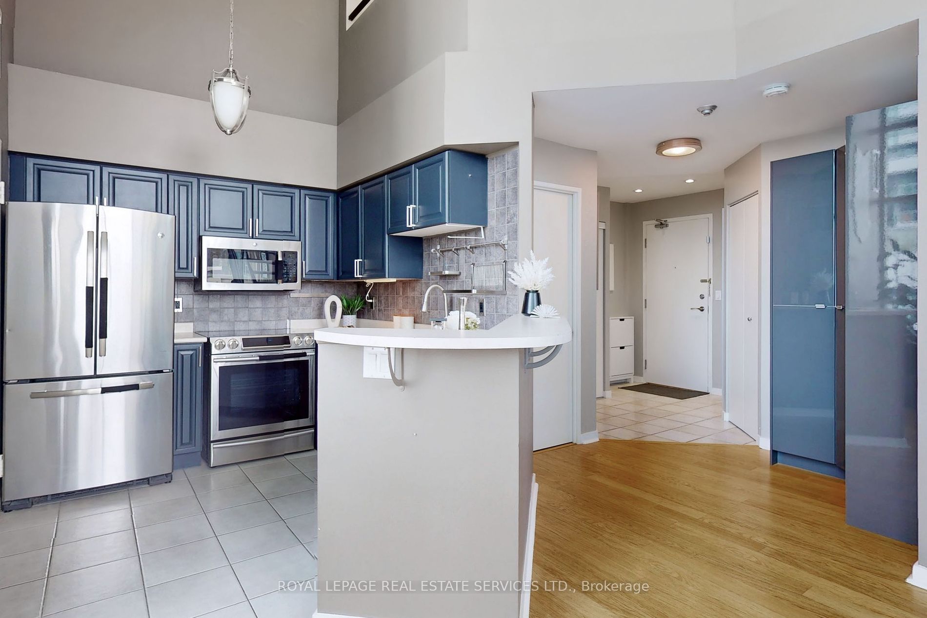 300 Manitoba Street, #309