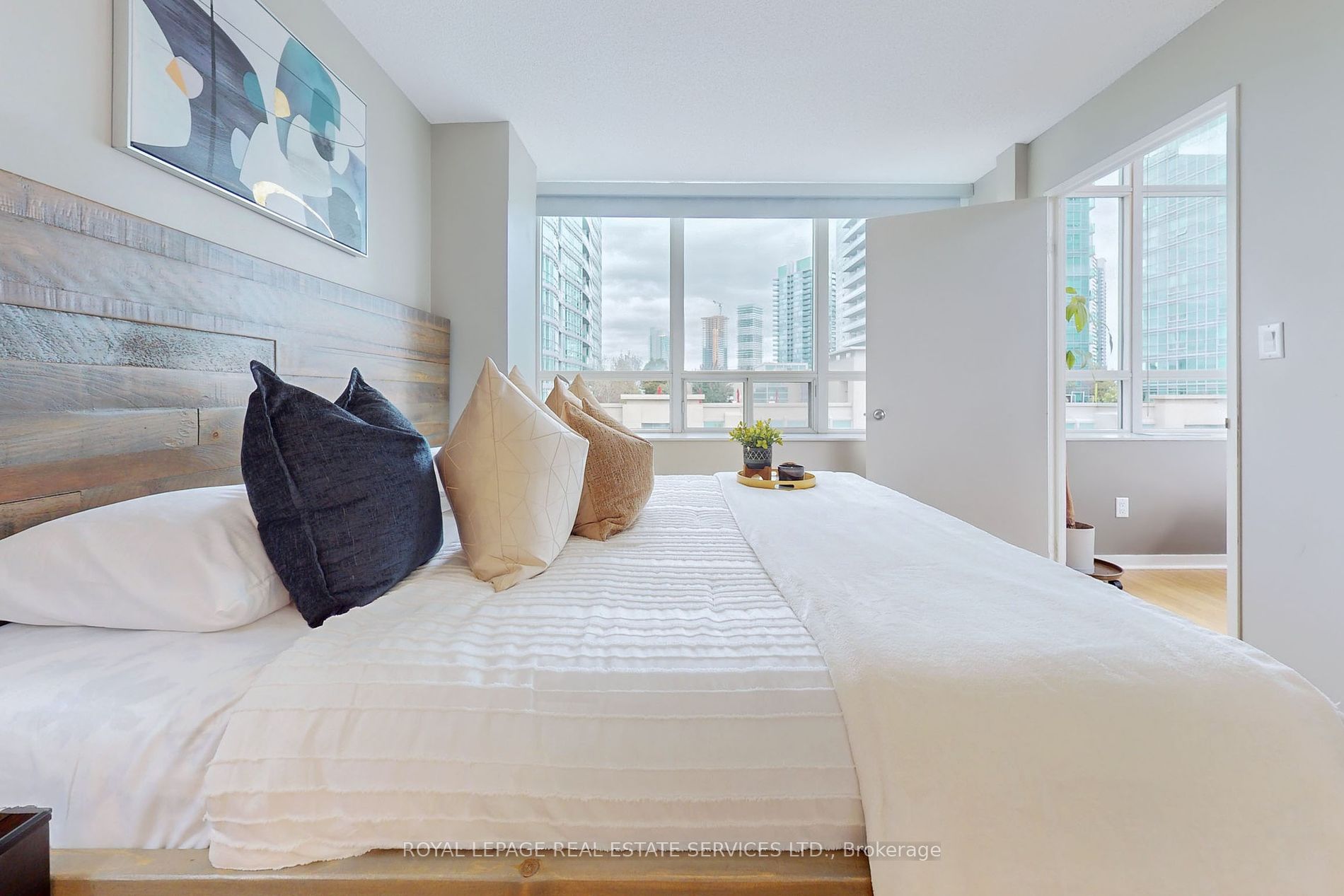 300 Manitoba Street, #309