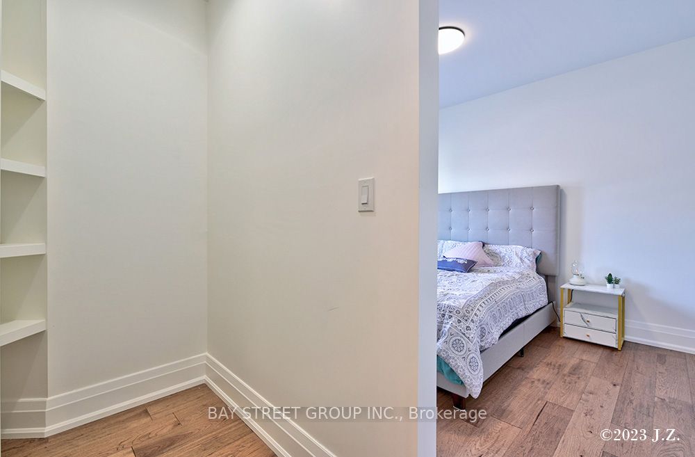 60 Emmett Ave