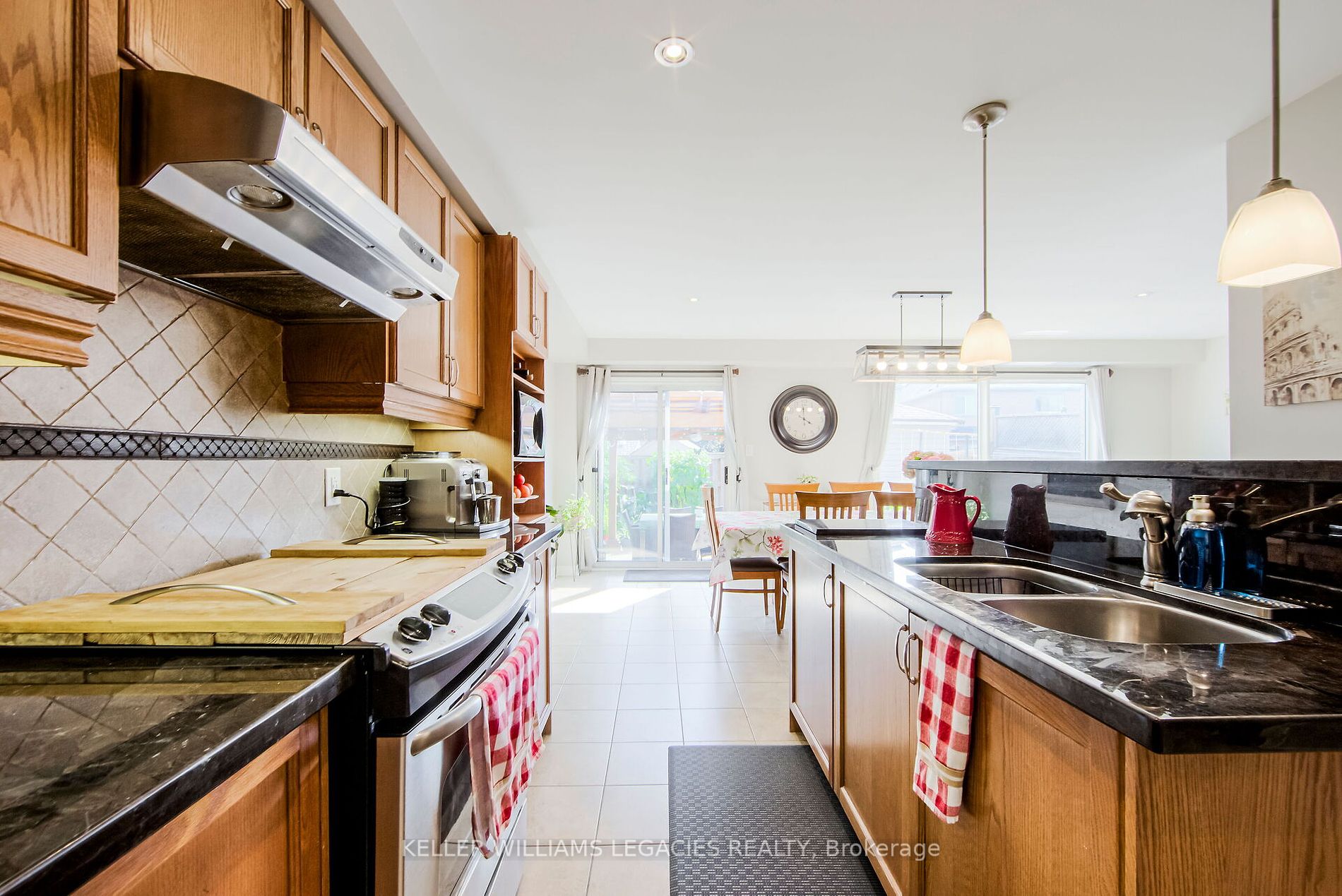 41 Lawren Harris Cres