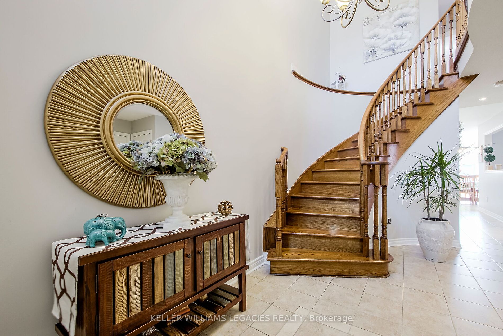 41 Lawren Harris Cres