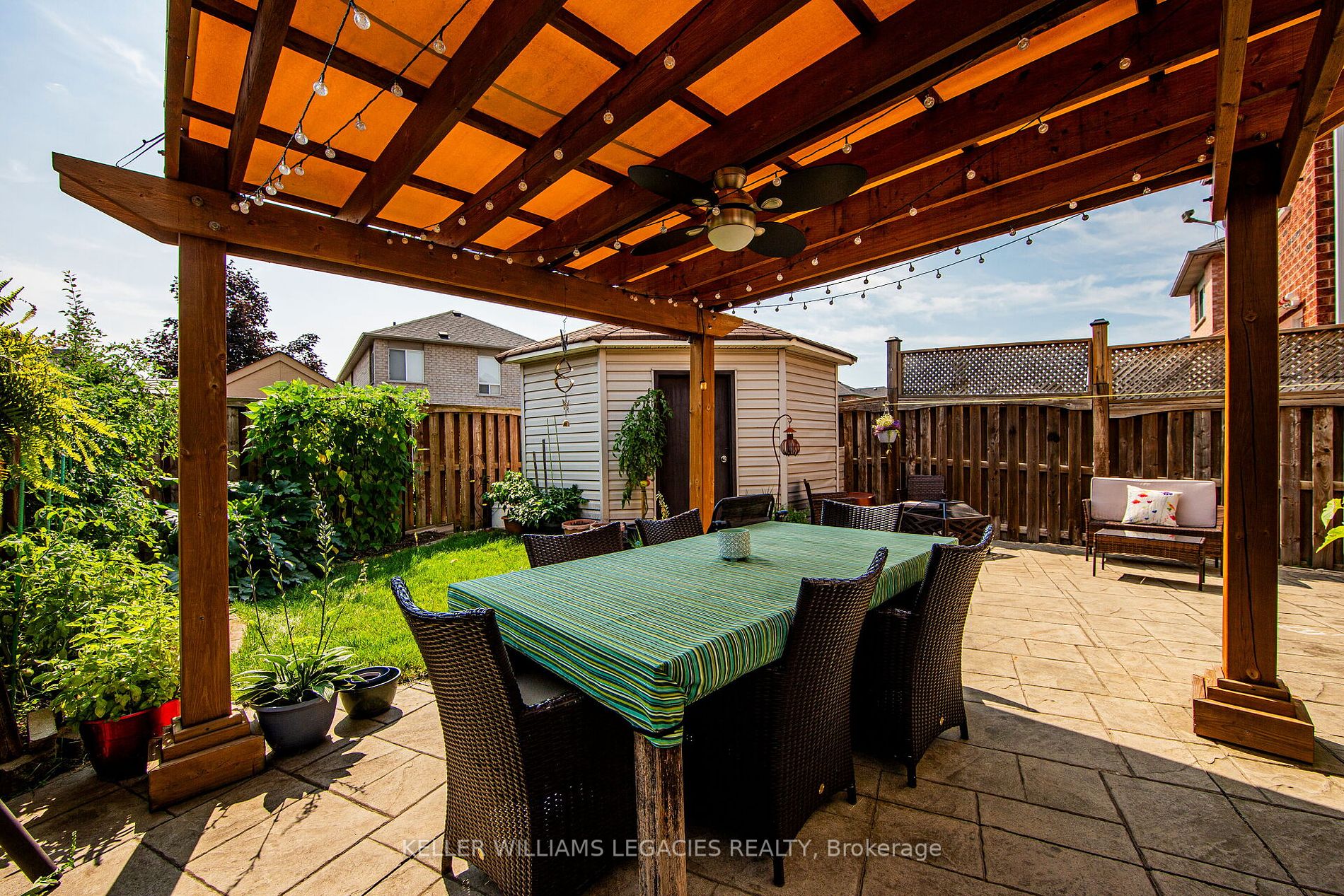41 Lawren Harris Cres