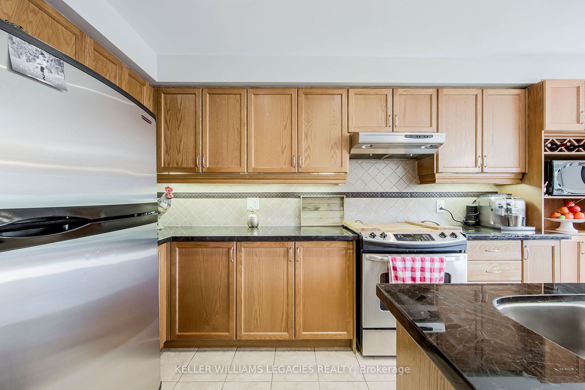 41 Lawren Harris Cres