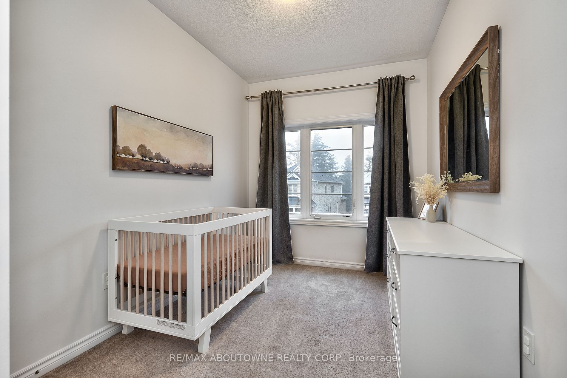 90 Upper Canada Crt