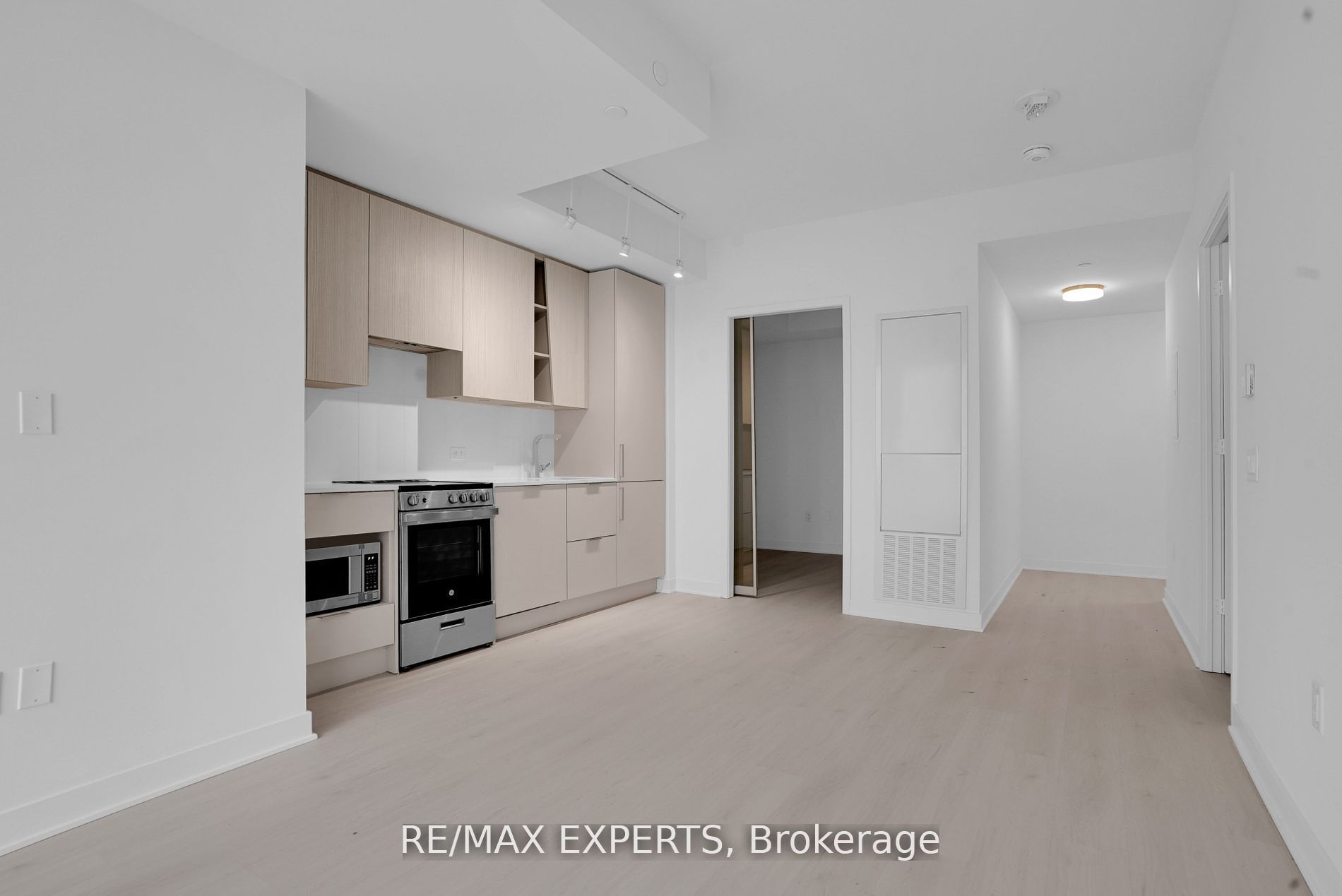 3900 Confederation Parkway #225