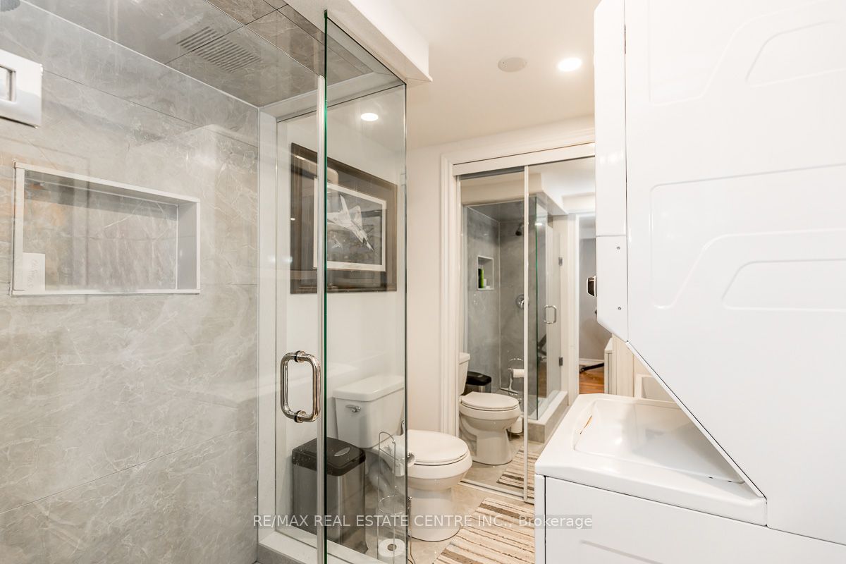 90 Lawrence Ave, #96