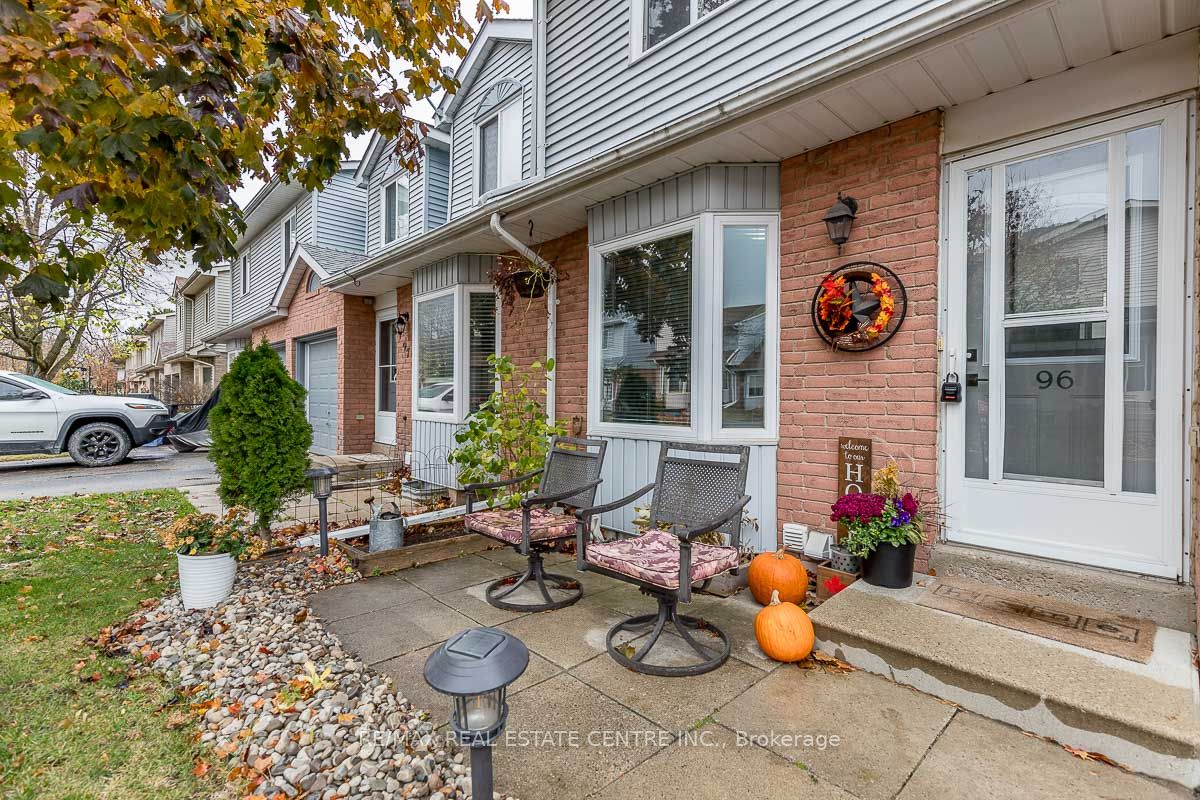 90 Lawrence Ave, #96