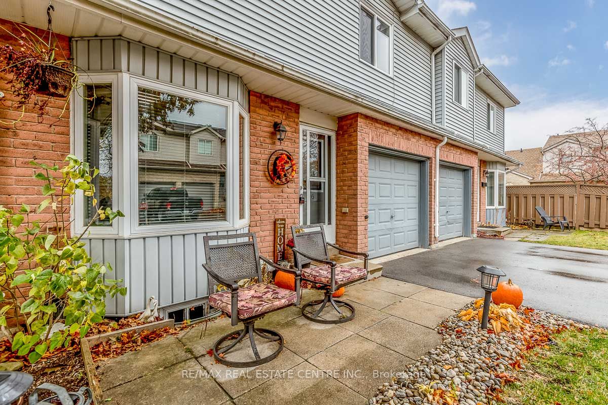 90 Lawrence Ave, #96