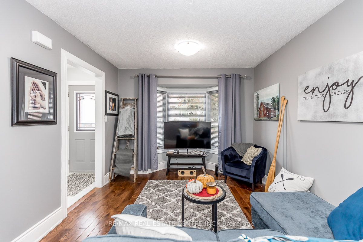 90 Lawrence Ave, #96
