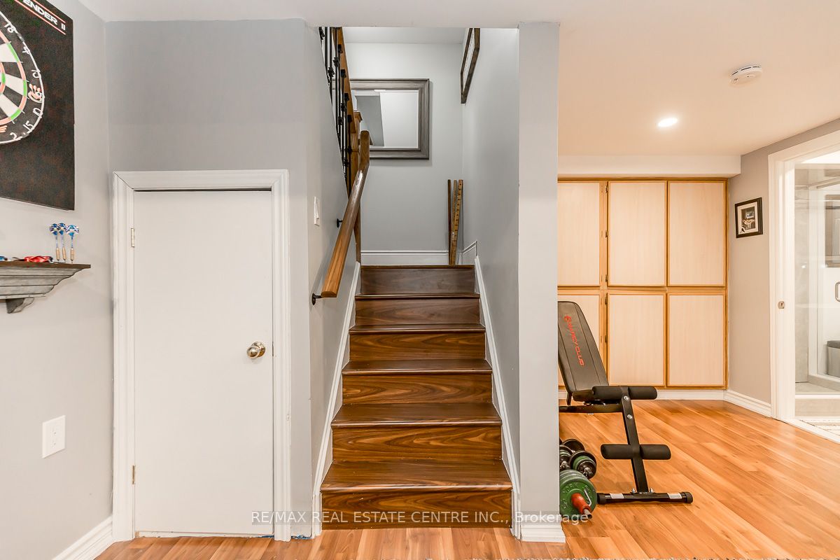 90 Lawrence Ave, #96