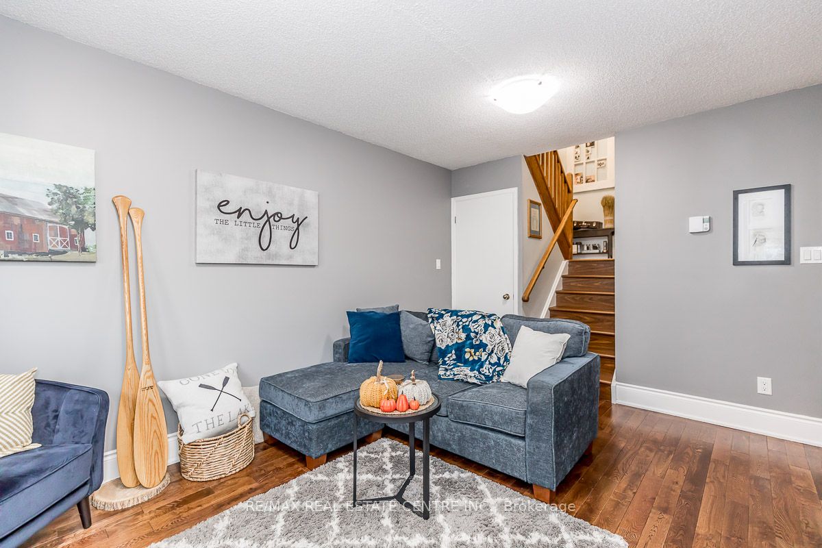 90 Lawrence Ave, #96