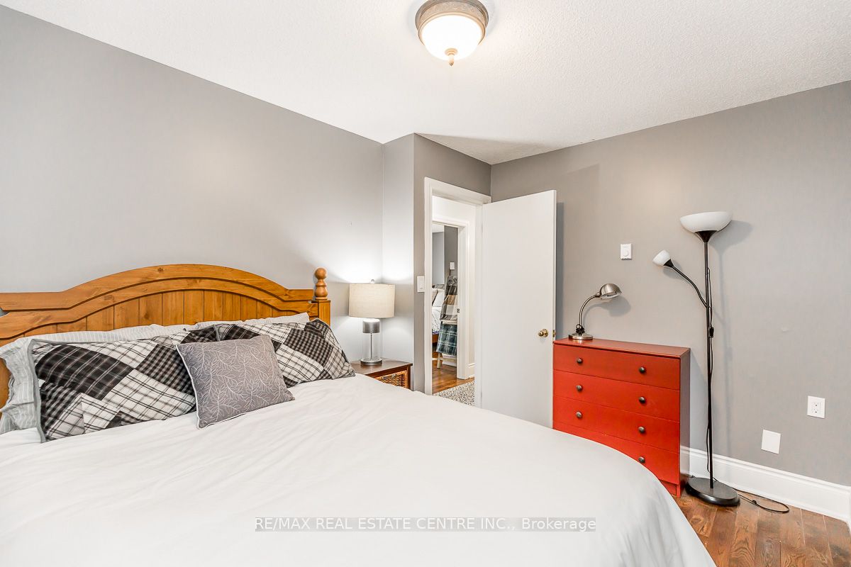 90 Lawrence Ave, #96
