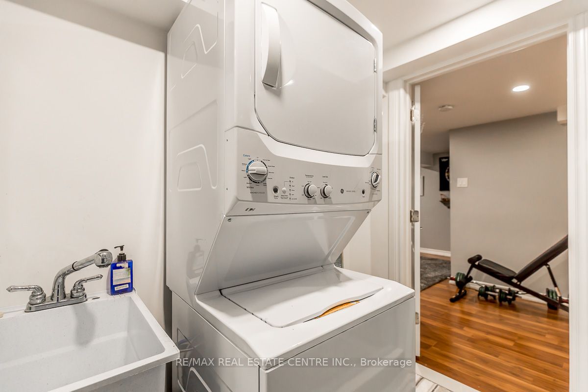 90 Lawrence Ave, #96