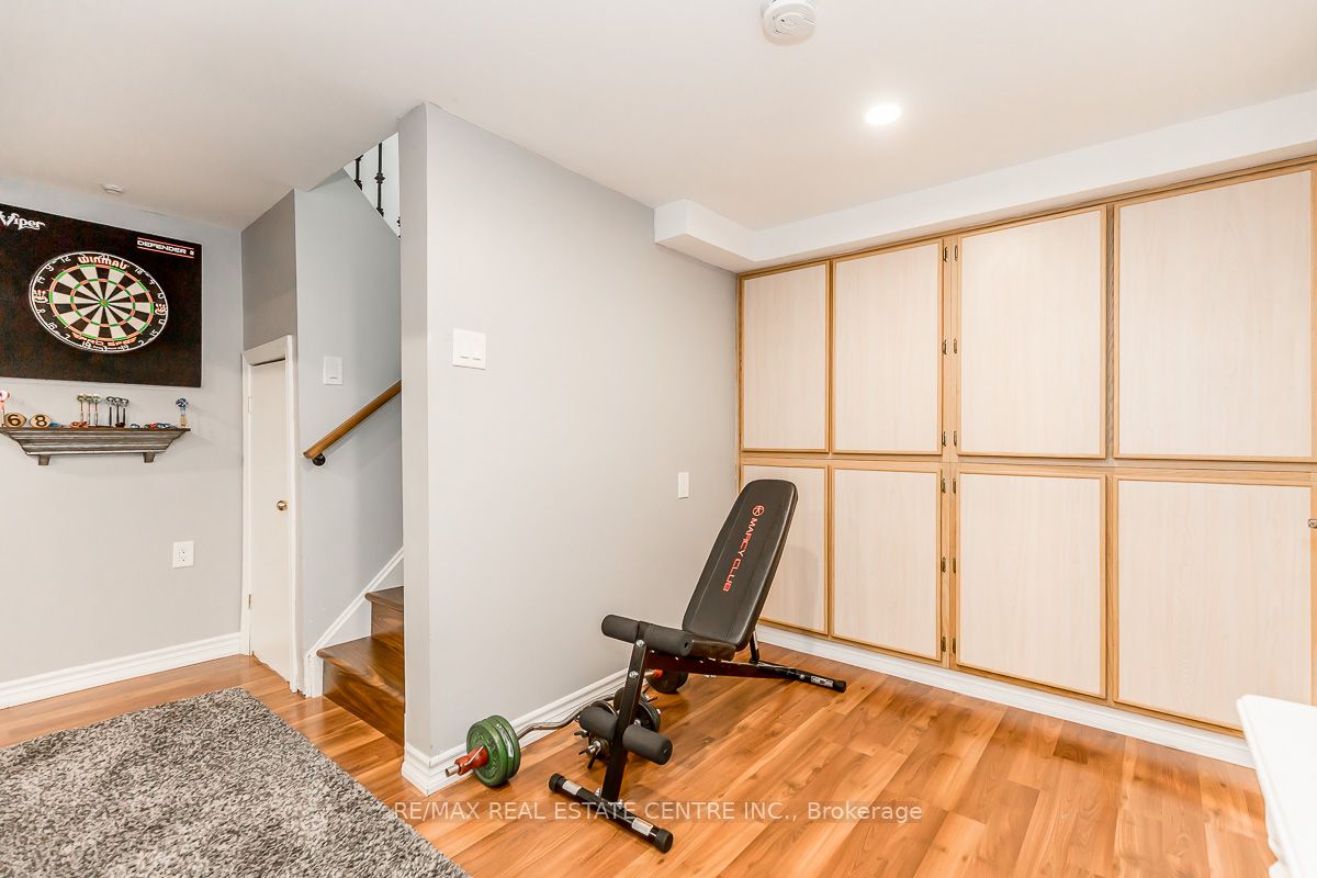 90 Lawrence Ave, #96
