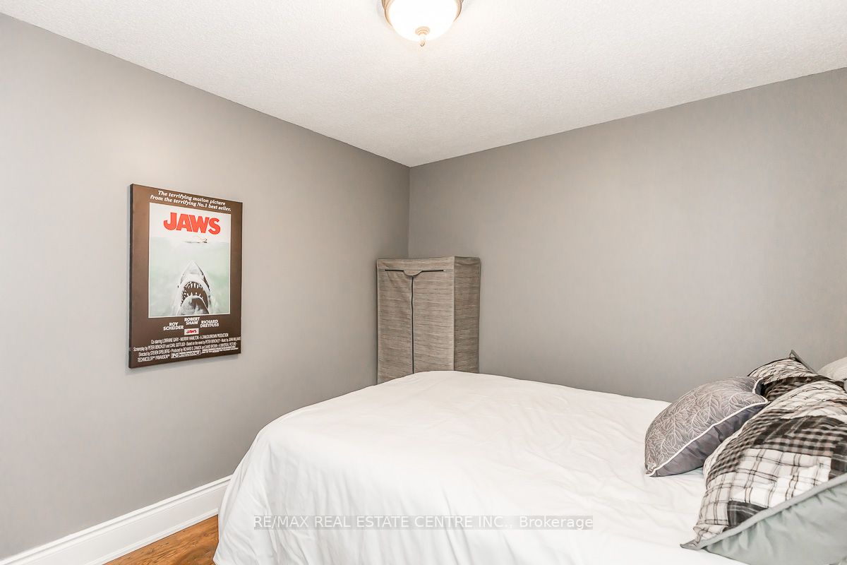 90 Lawrence Ave, #96