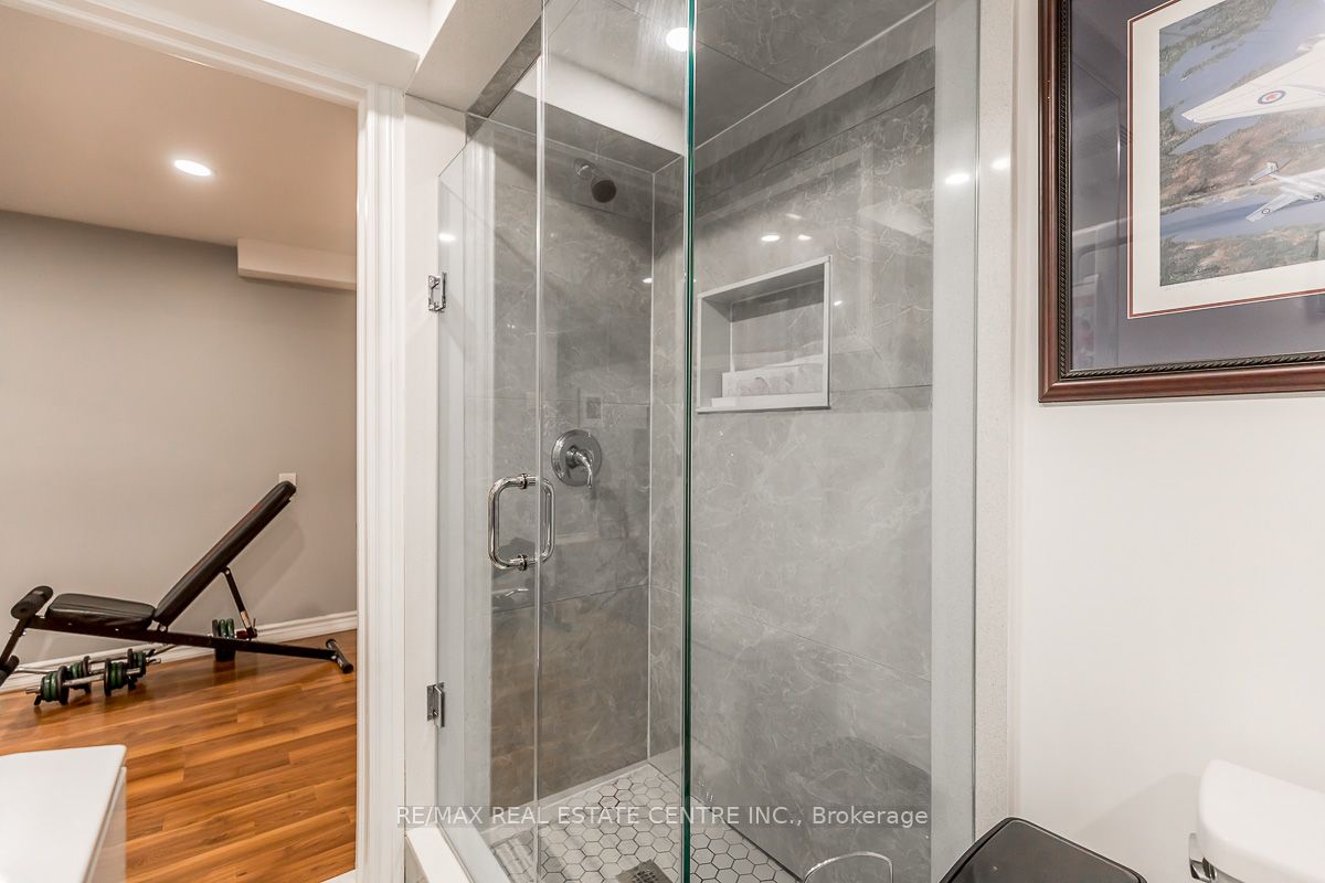 90 Lawrence Ave, #96